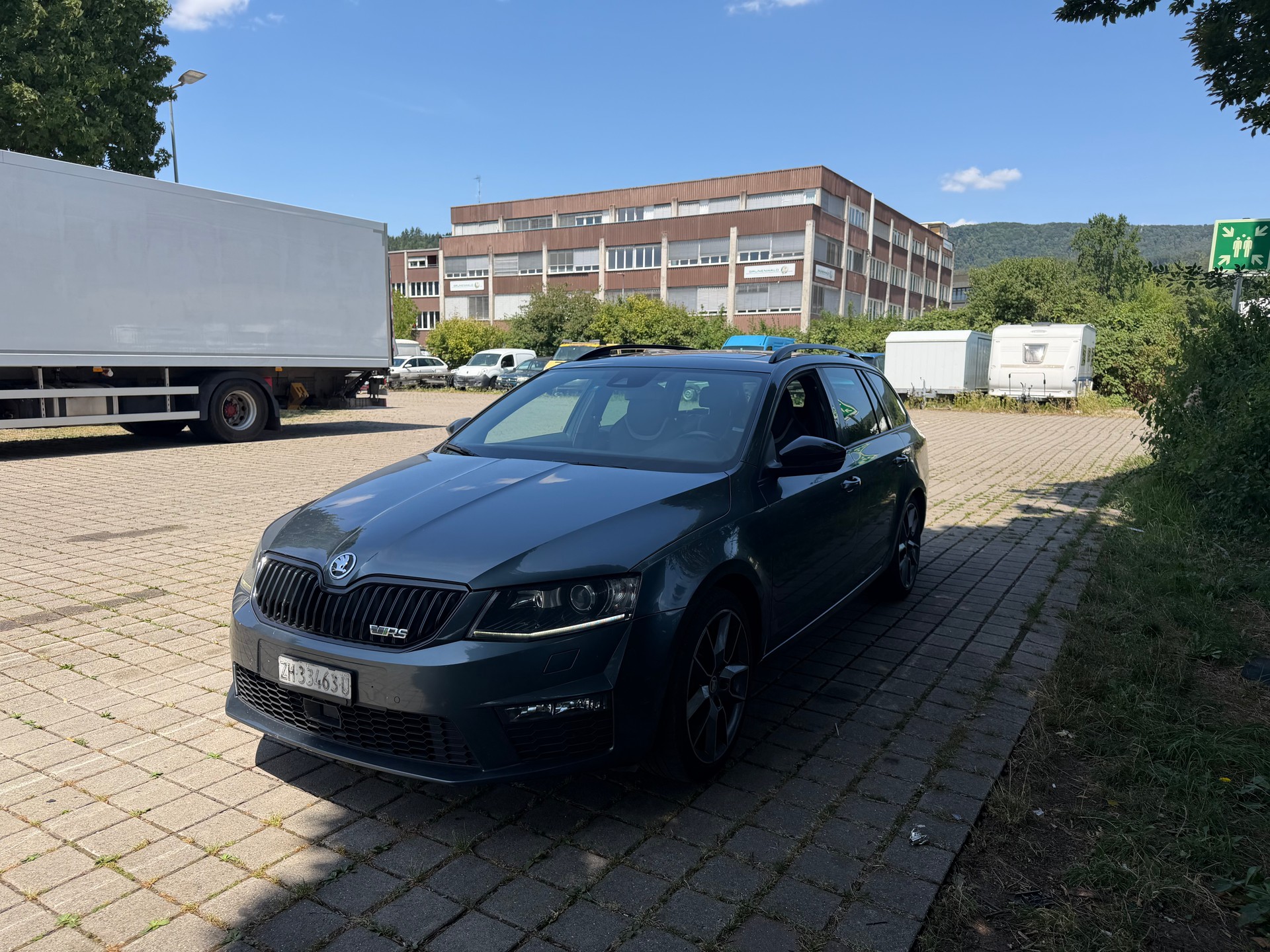 SKODA Octavia Combi 2.0 TDI RS DSG-image-4