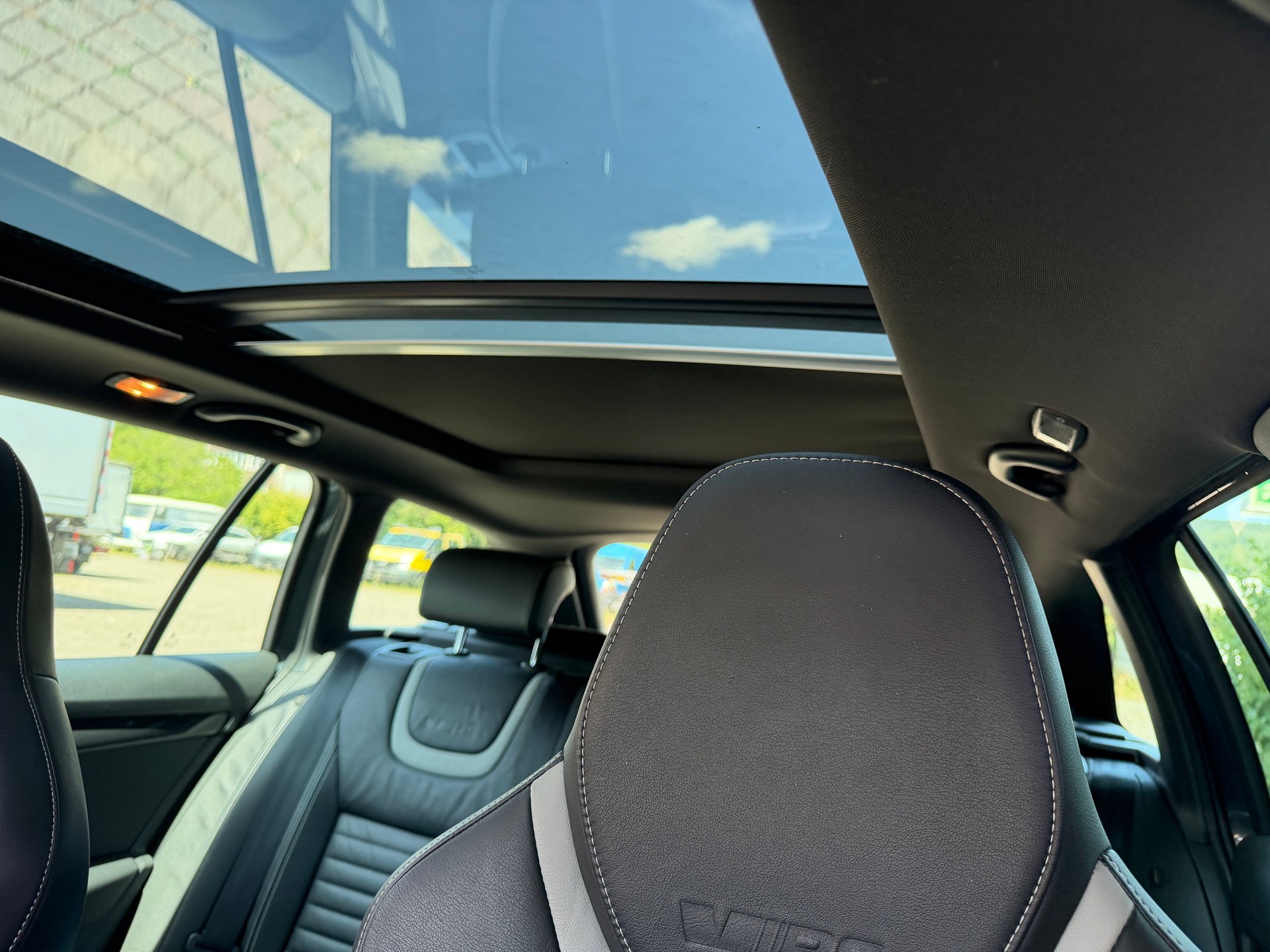 SKODA Octavia Combi 2.0 TDI RS DSG-image-6