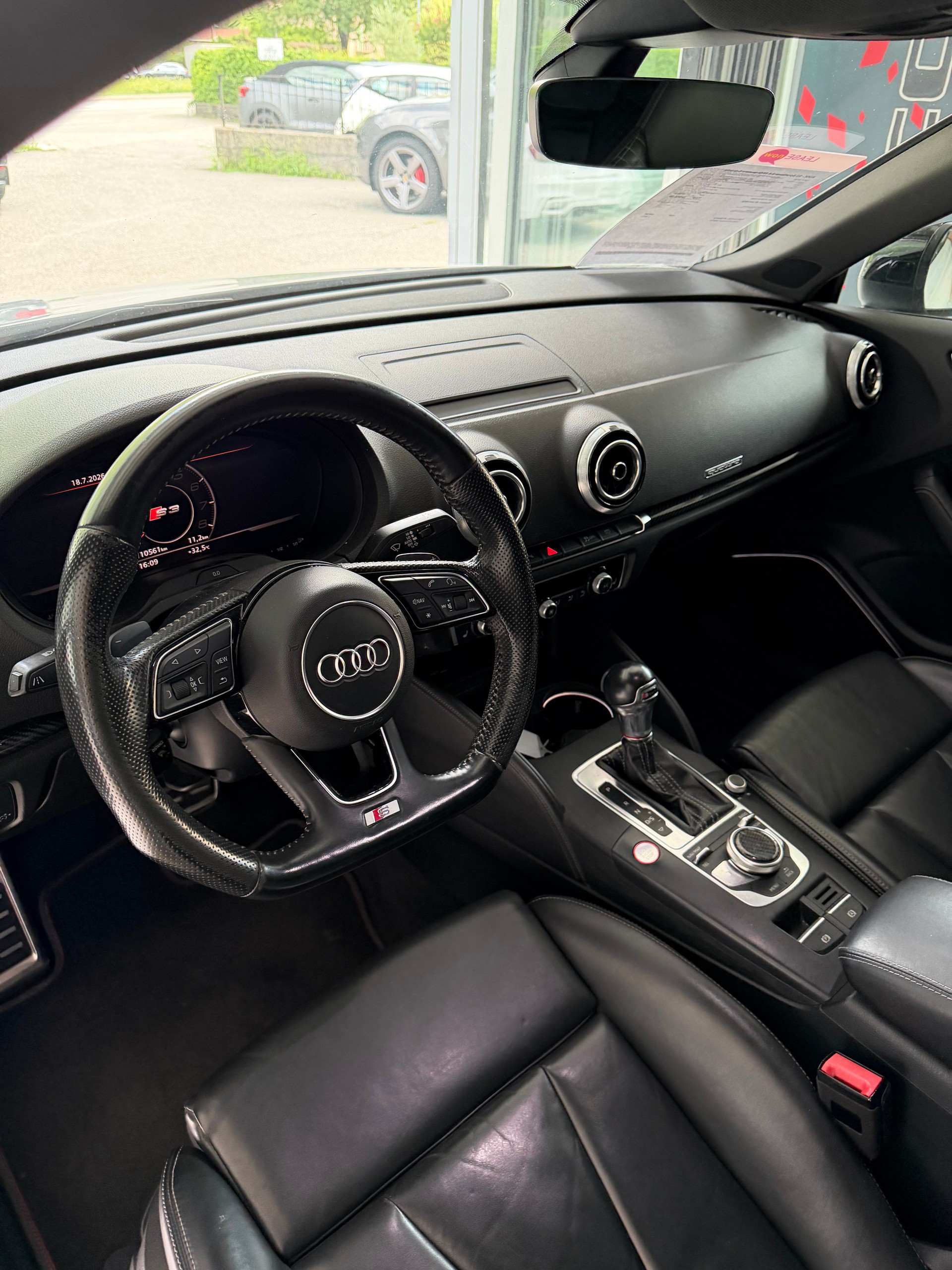 AUDI S3 Sportback 2.0 TFSI quattro S-tronic-image-9