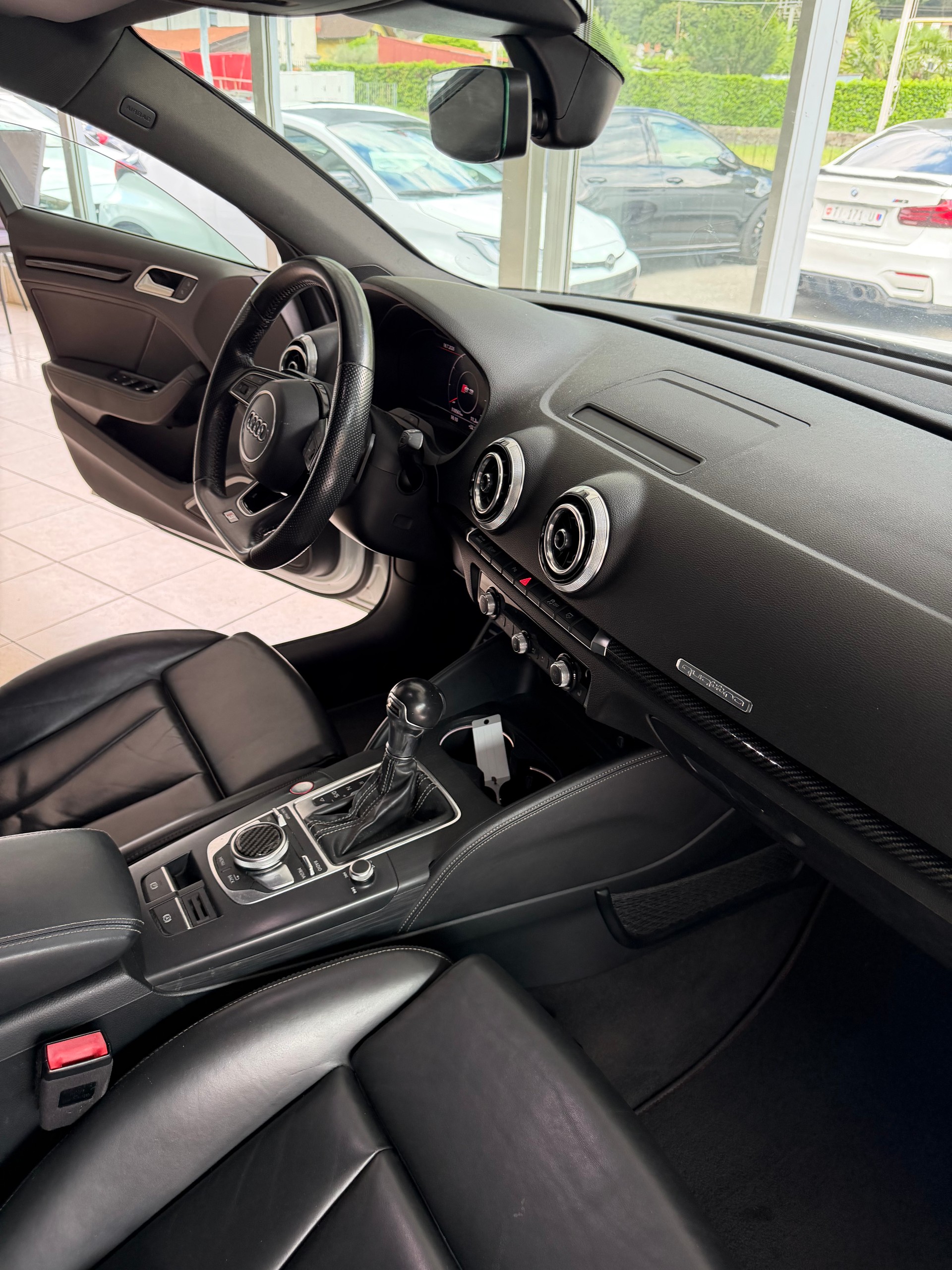 AUDI S3 Sportback 2.0 TFSI quattro S-tronic-image-11