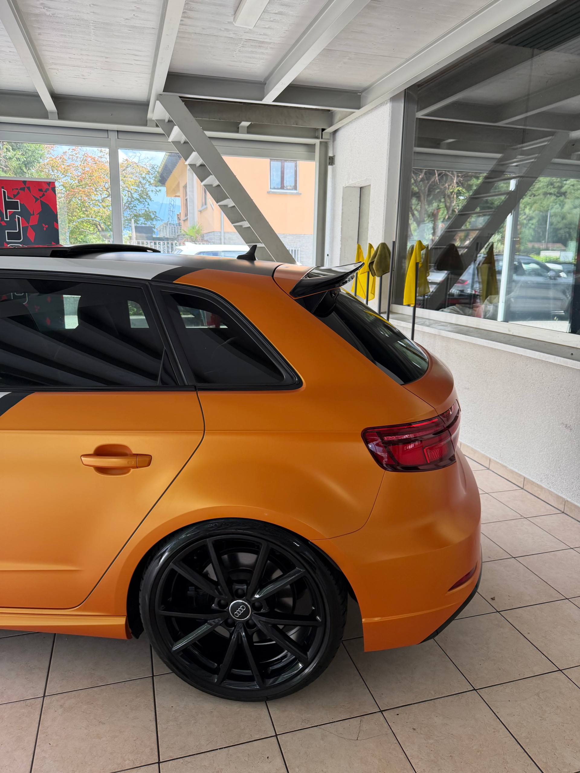 AUDI S3 Sportback 2.0 TFSI quattro S-tronic-image-3