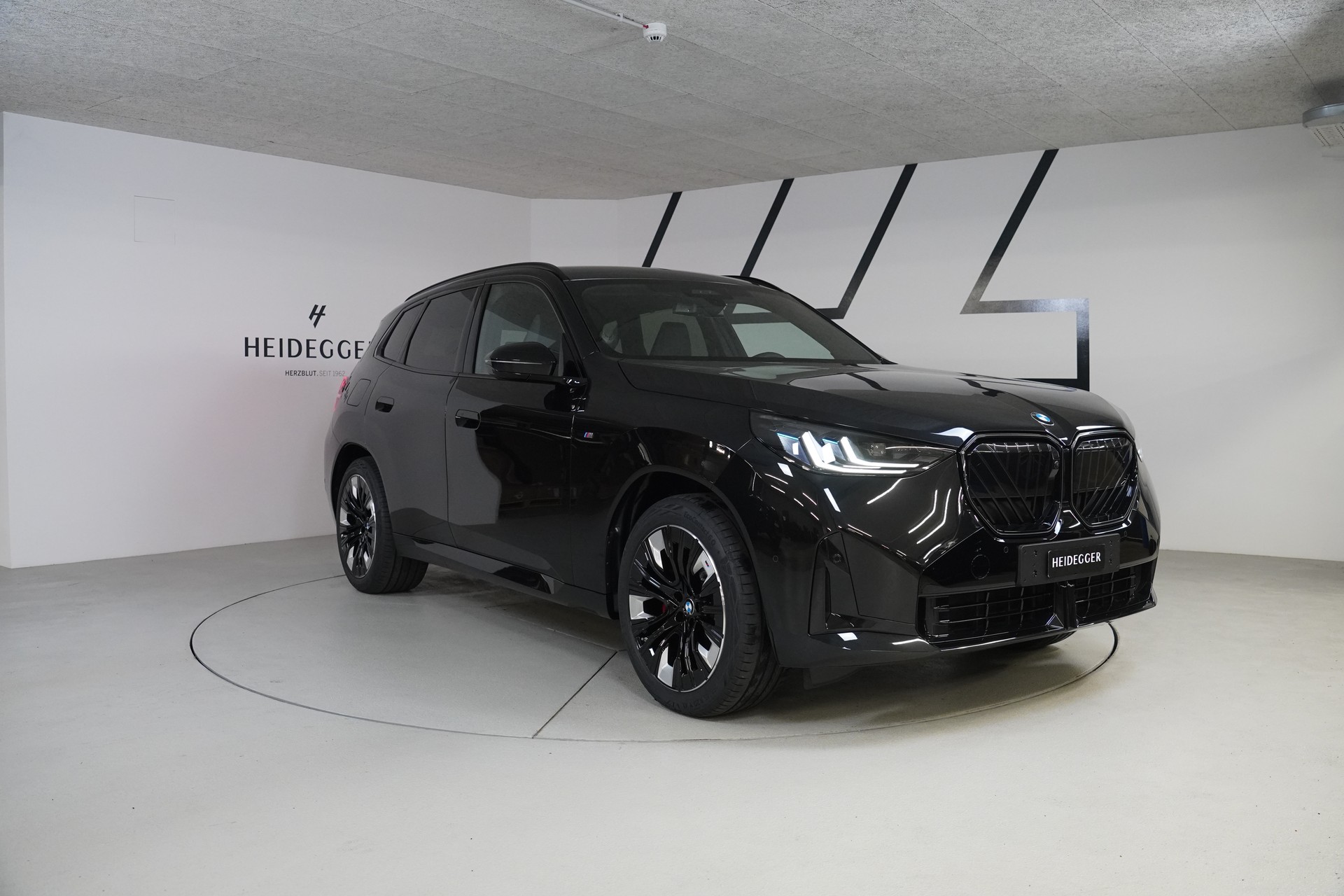 BMW X3 xDrive 30e M Sport Pro-showroom-element-2