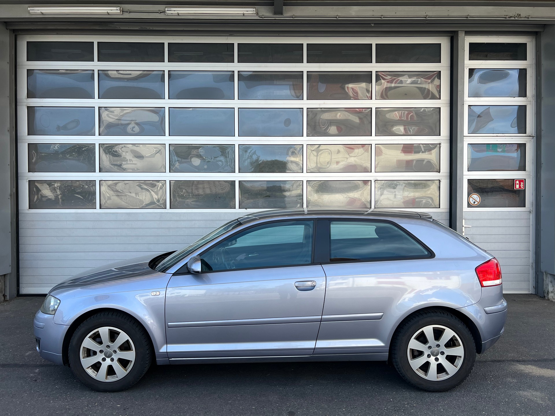 AUDI A3 2.0 FSI Ambiente-image-1