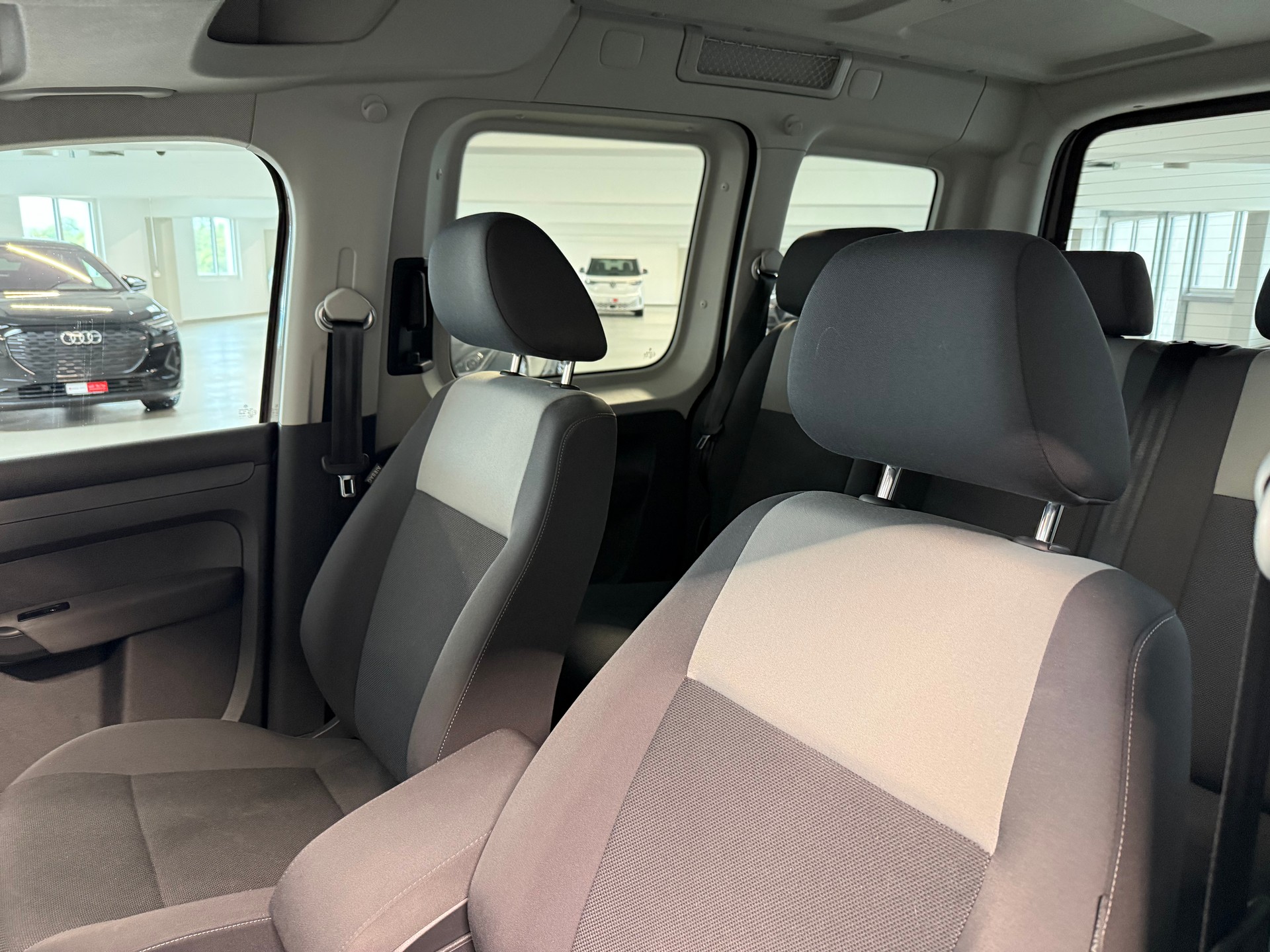 VW Caddy 1.2 TSI Trendline-image-11