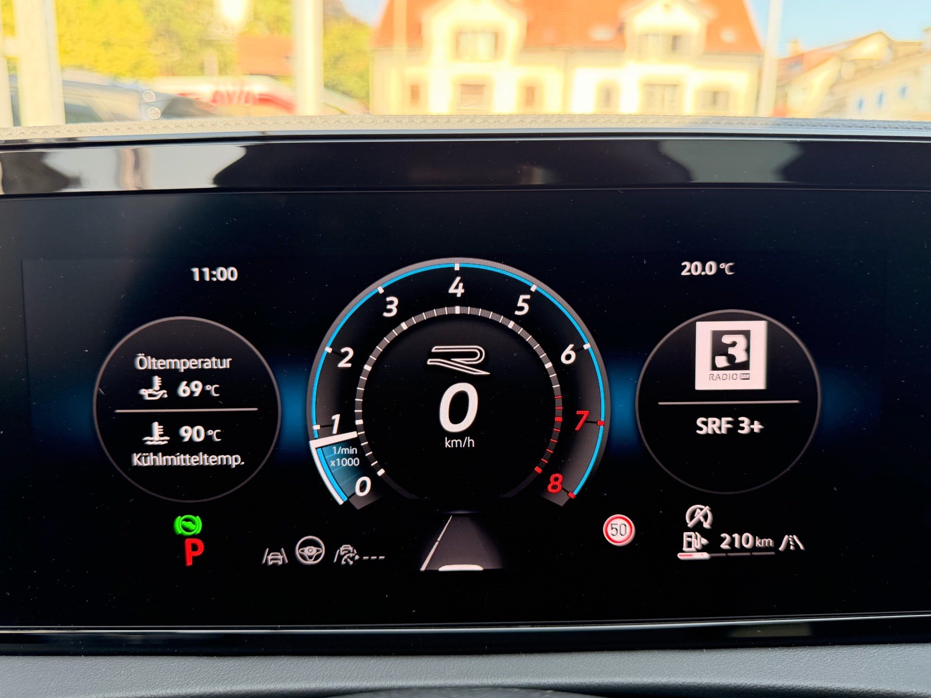 VW Tiguan 2.0 TSI DSG 4MOTION R-LINE *** PANORAMAGLASDACH & 360 GRAD KAMERA ***-image-9