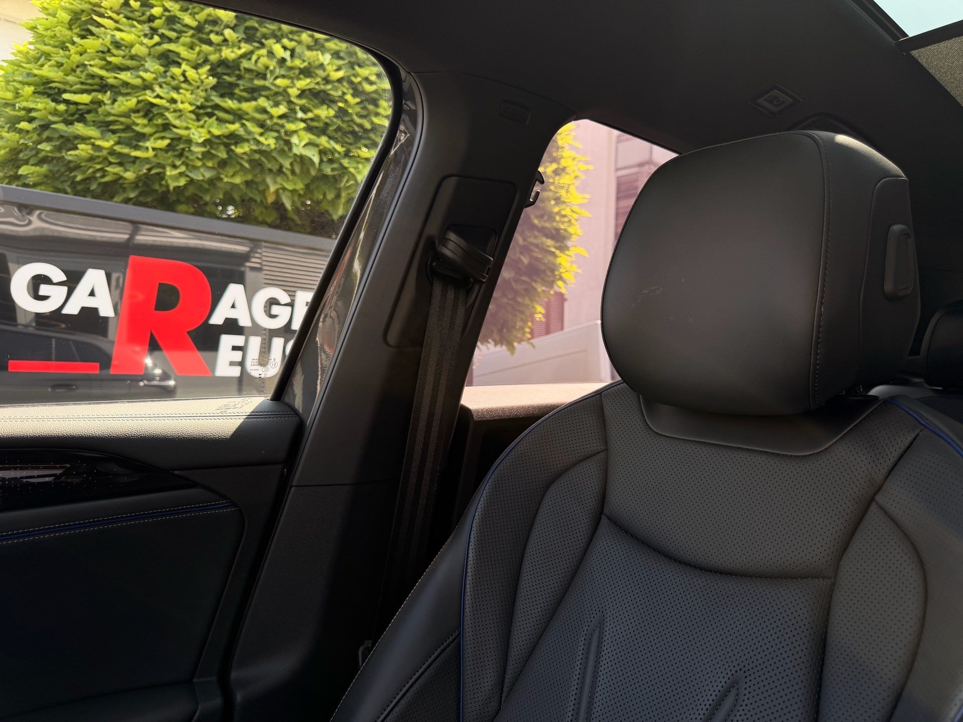 VW Tiguan 2.0 TSI DSG 4MOTION R-LINE *** PANORAMAGLASDACH & 360 GRAD KAMERA ***-image-27