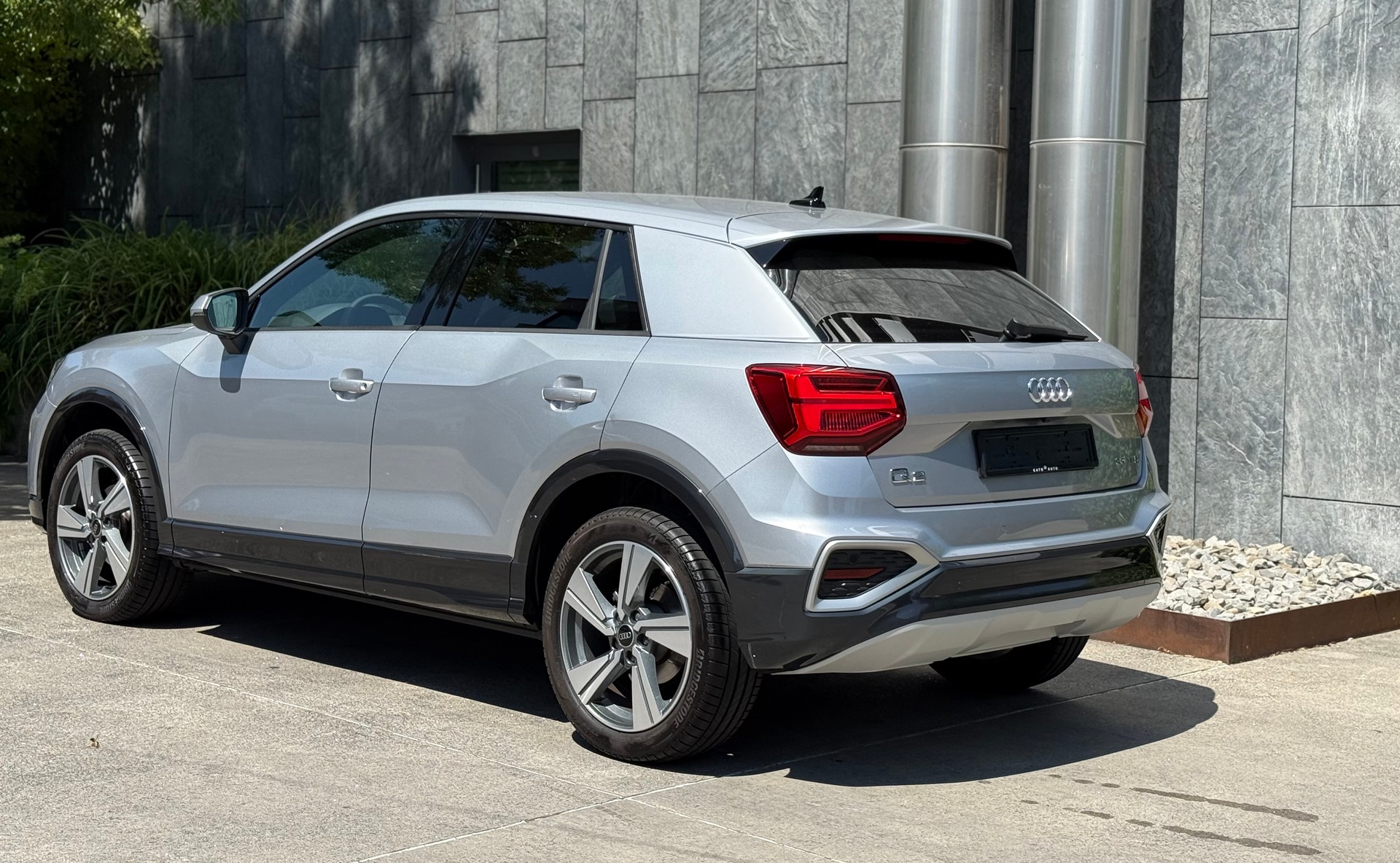 AUDI Q2 35 TFSI S line S-tronic-image-2