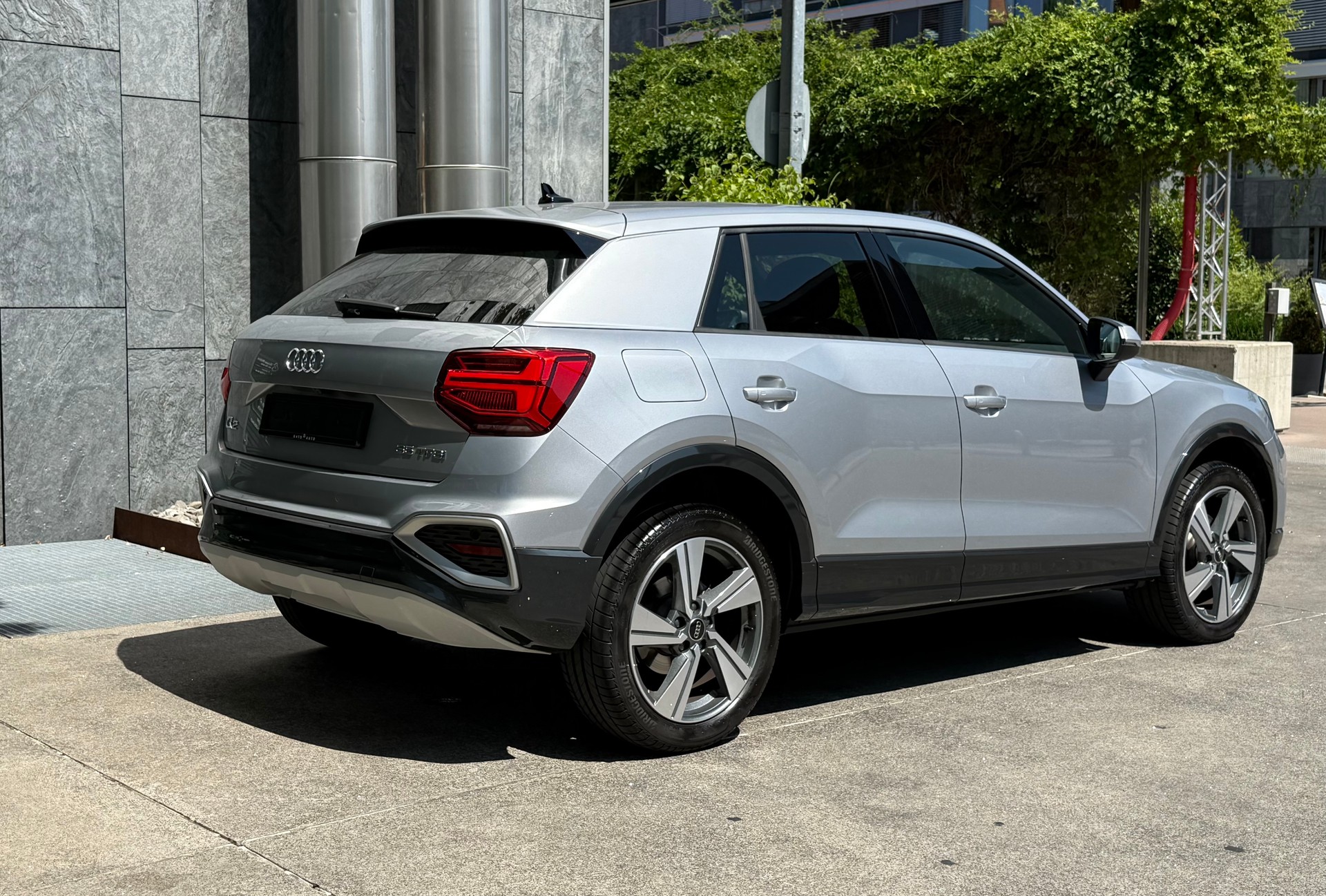 AUDI Q2 35 TFSI S line S-tronic-image-3
