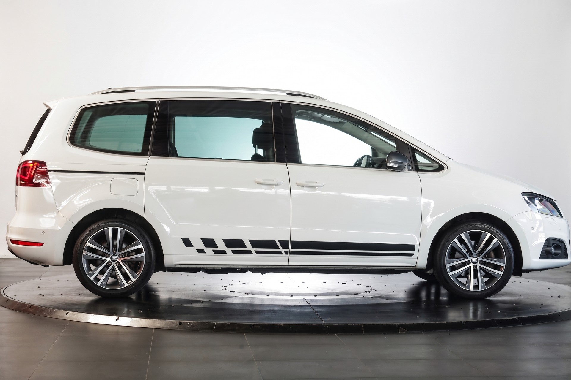 SEAT Alhambra 1.4 TSI FR Line DSG-image-4
