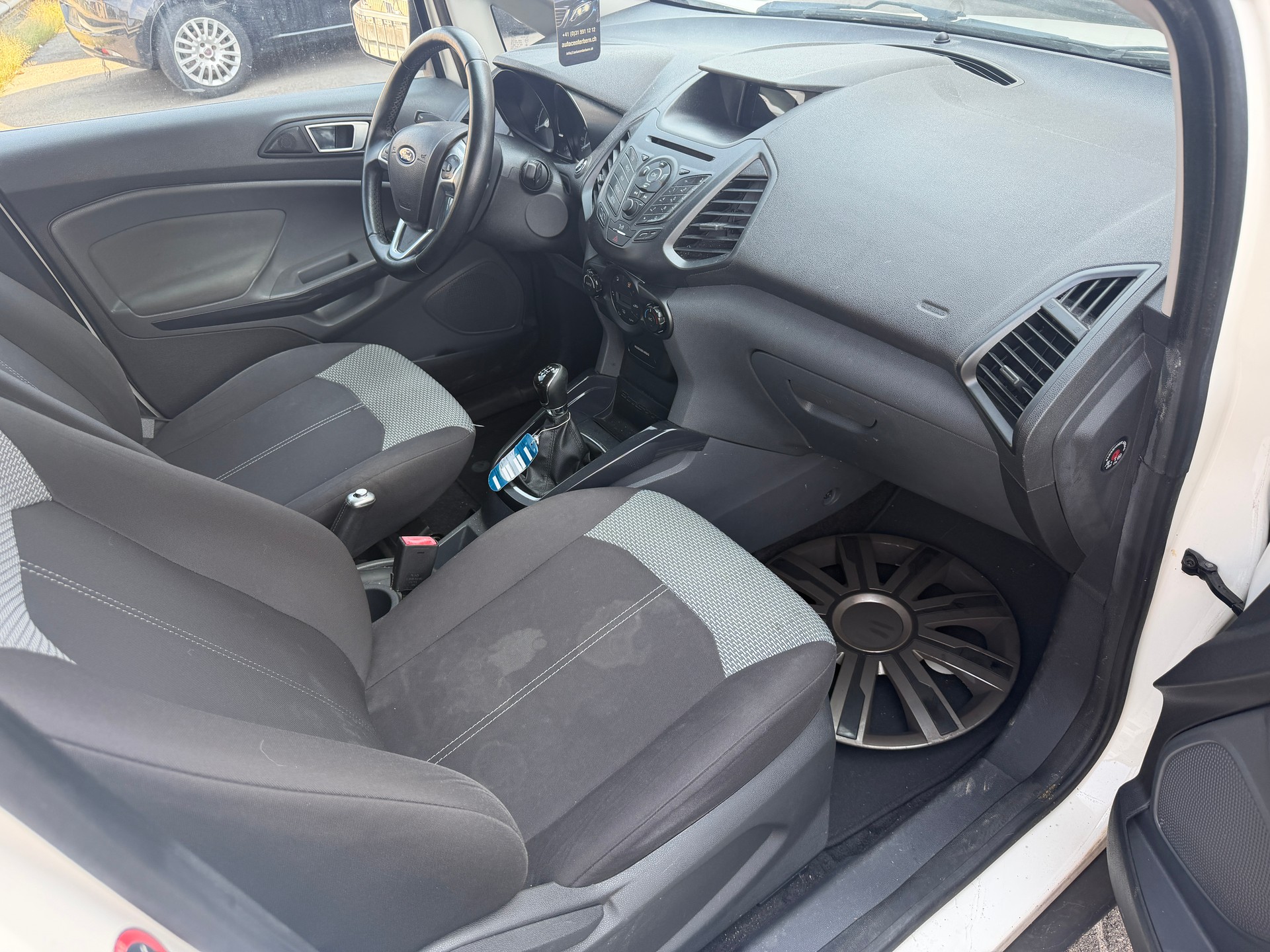 FORD EcoSport 1.0 SCTi Titanium-image-4
