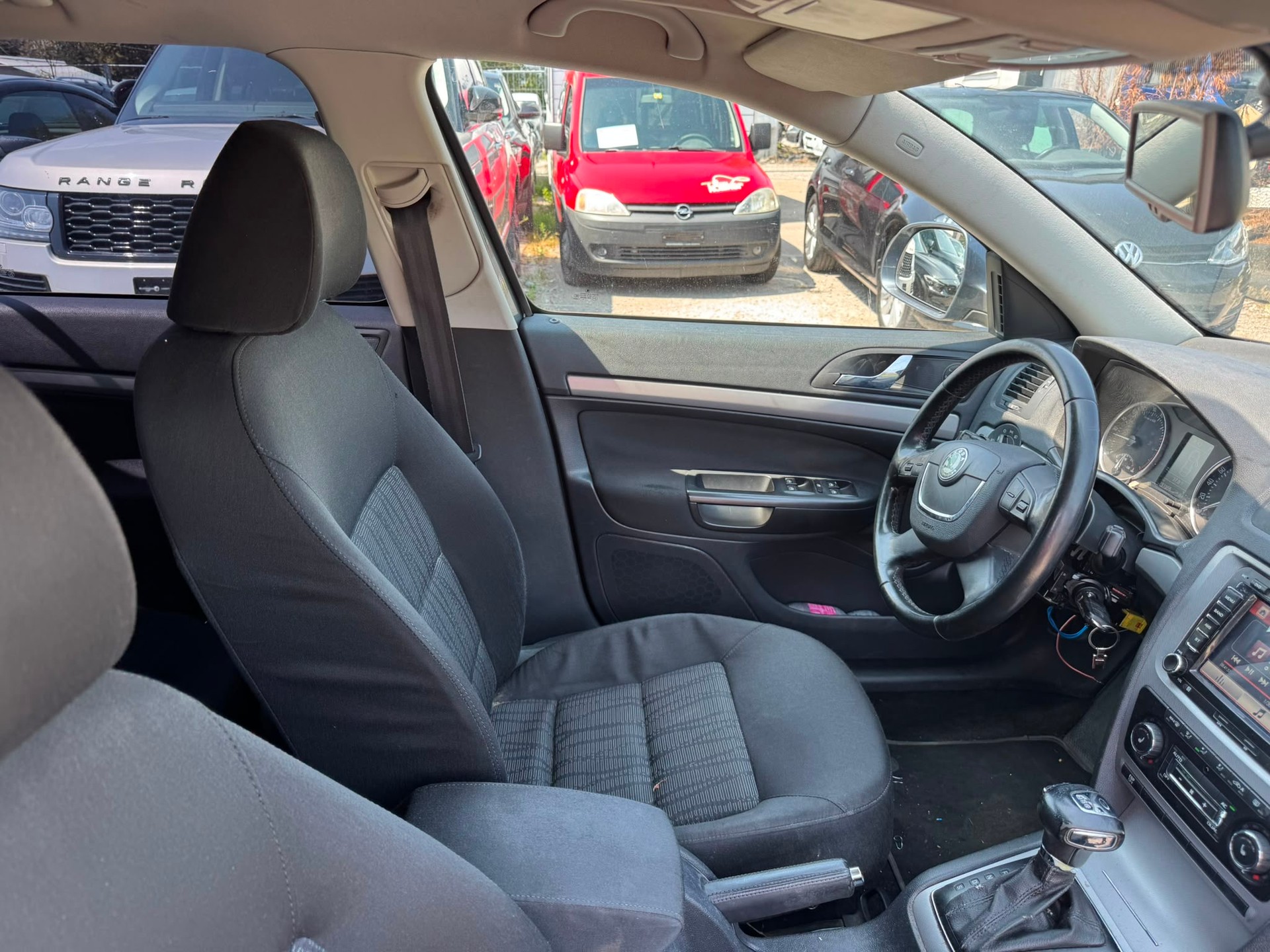 SKODA Octavia Combi 1.9 TDI Elegance DSG-image-6