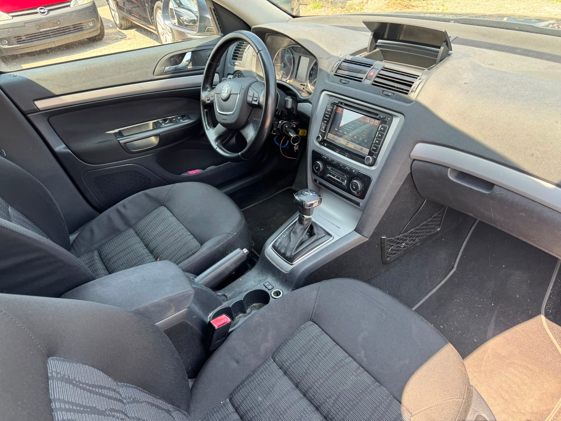 SKODA Octavia Combi 1.9 TDI Elegance DSG-image-5