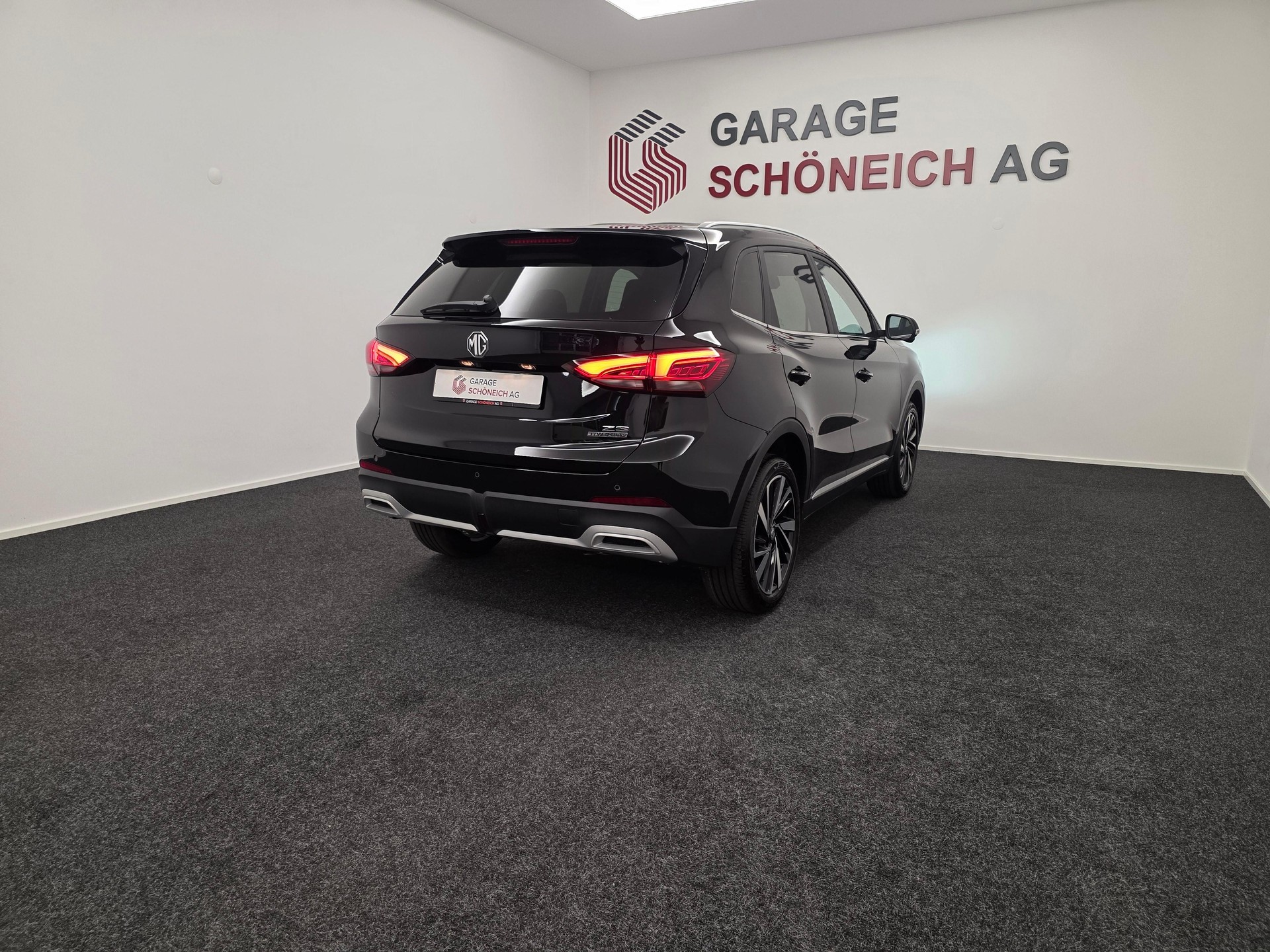 MG ZS 1.5 Hybrid+ Luxury-image-4