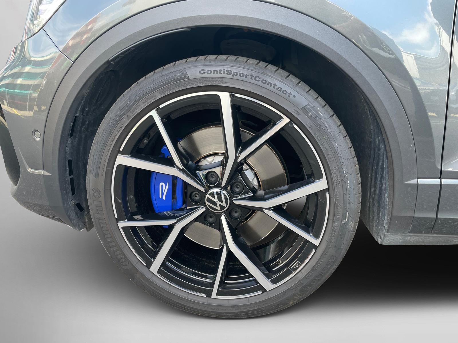 VW T-Roc 2.0 TSI R DSG 4Motion-image-3
