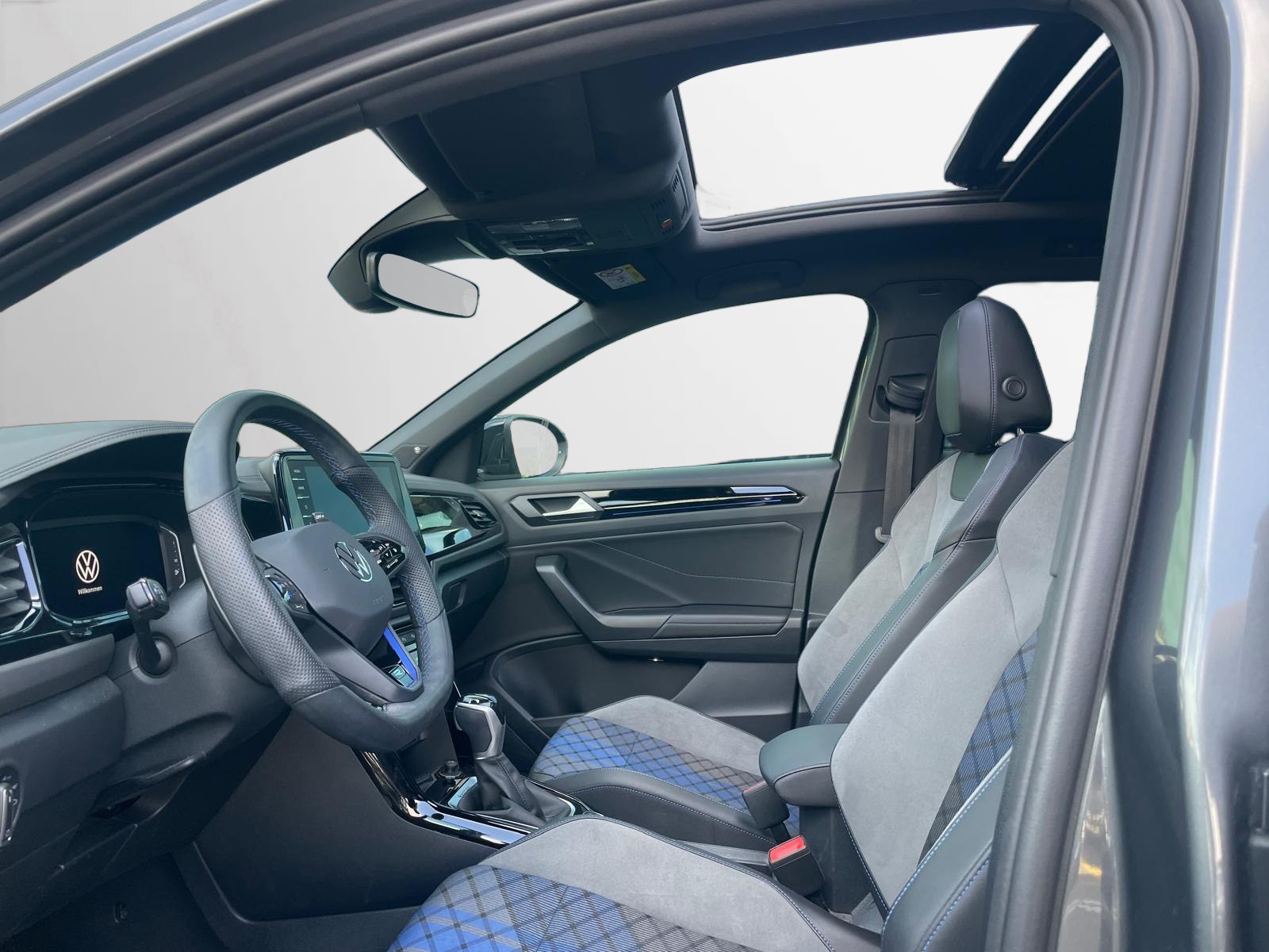 VW T-Roc 2.0 TSI R DSG 4Motion-image-4