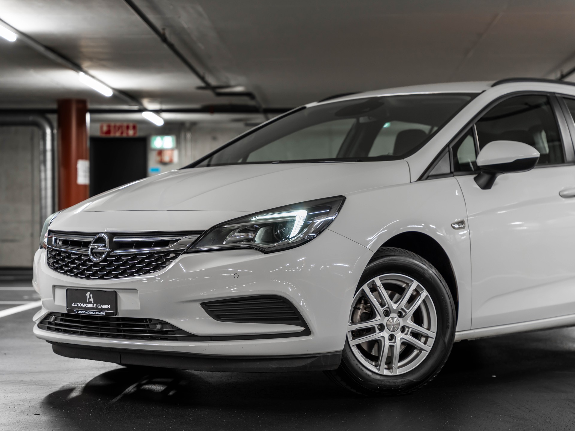 OPEL Astra Sports Tourer 1.6 CDTi ecoF Enjoy-image-1