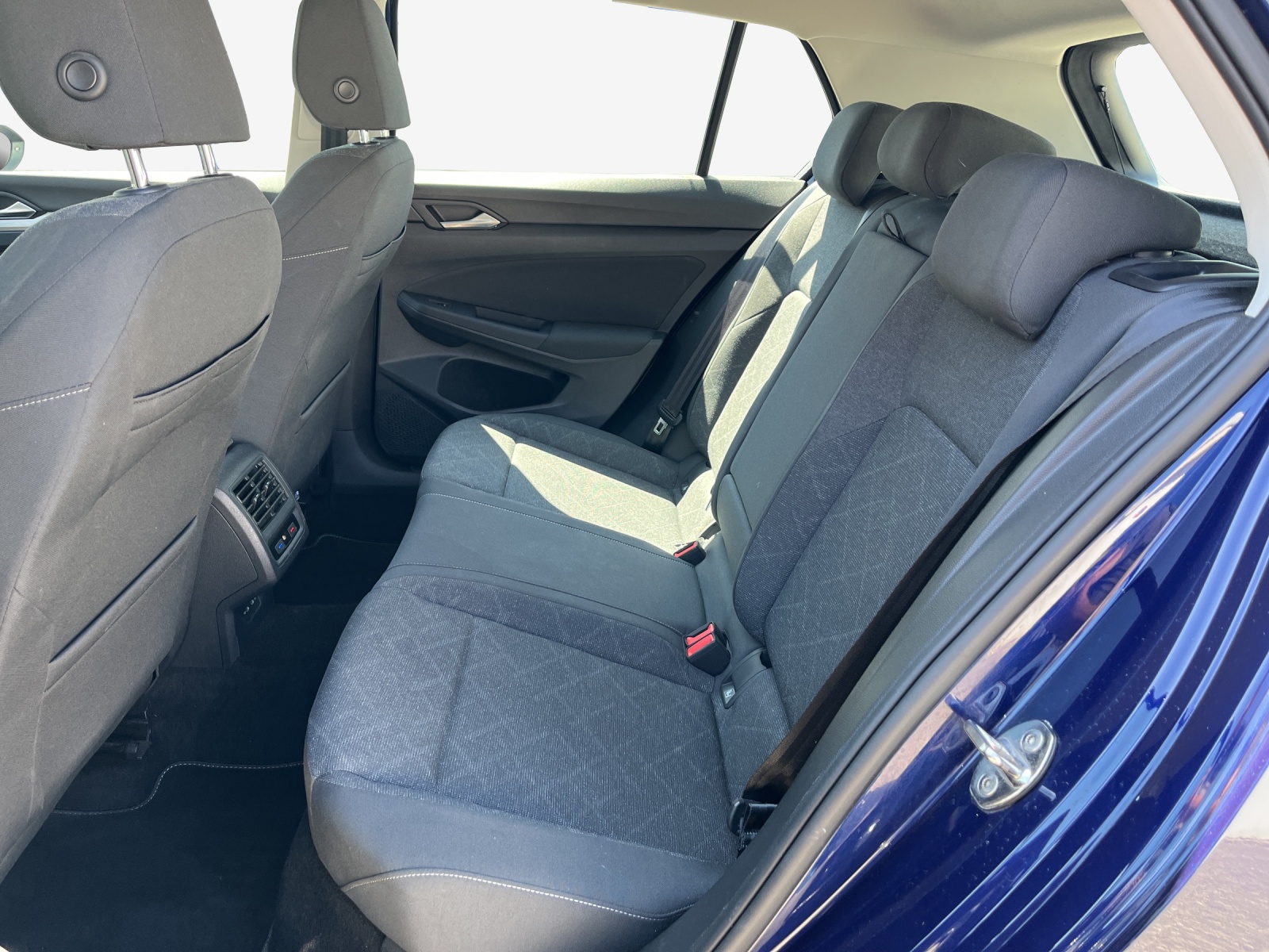 VW Golf 1.5 TSI ACT Life-image-11