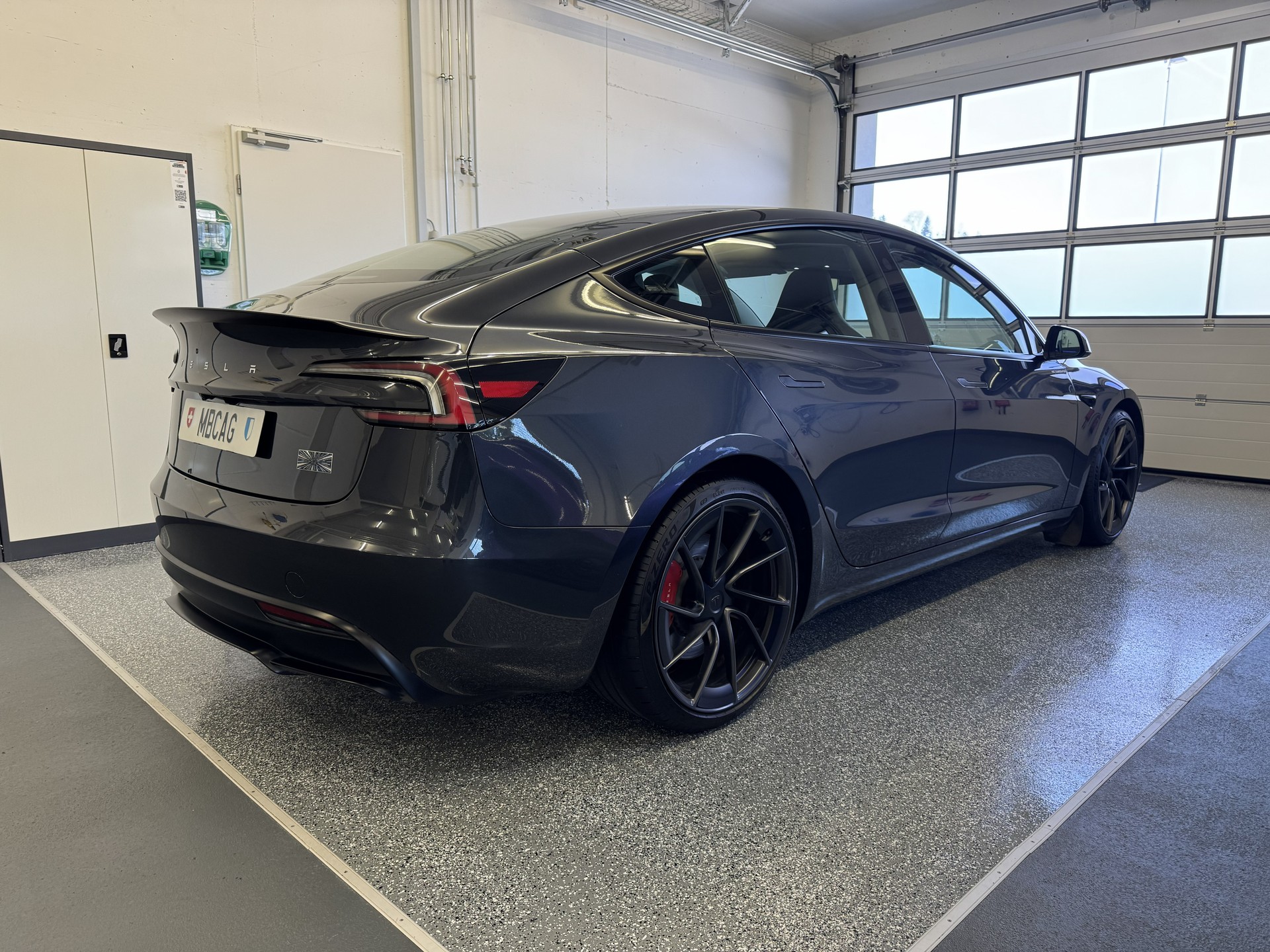 TESLA Model 3 Dual Motor Performance AWD-image-5