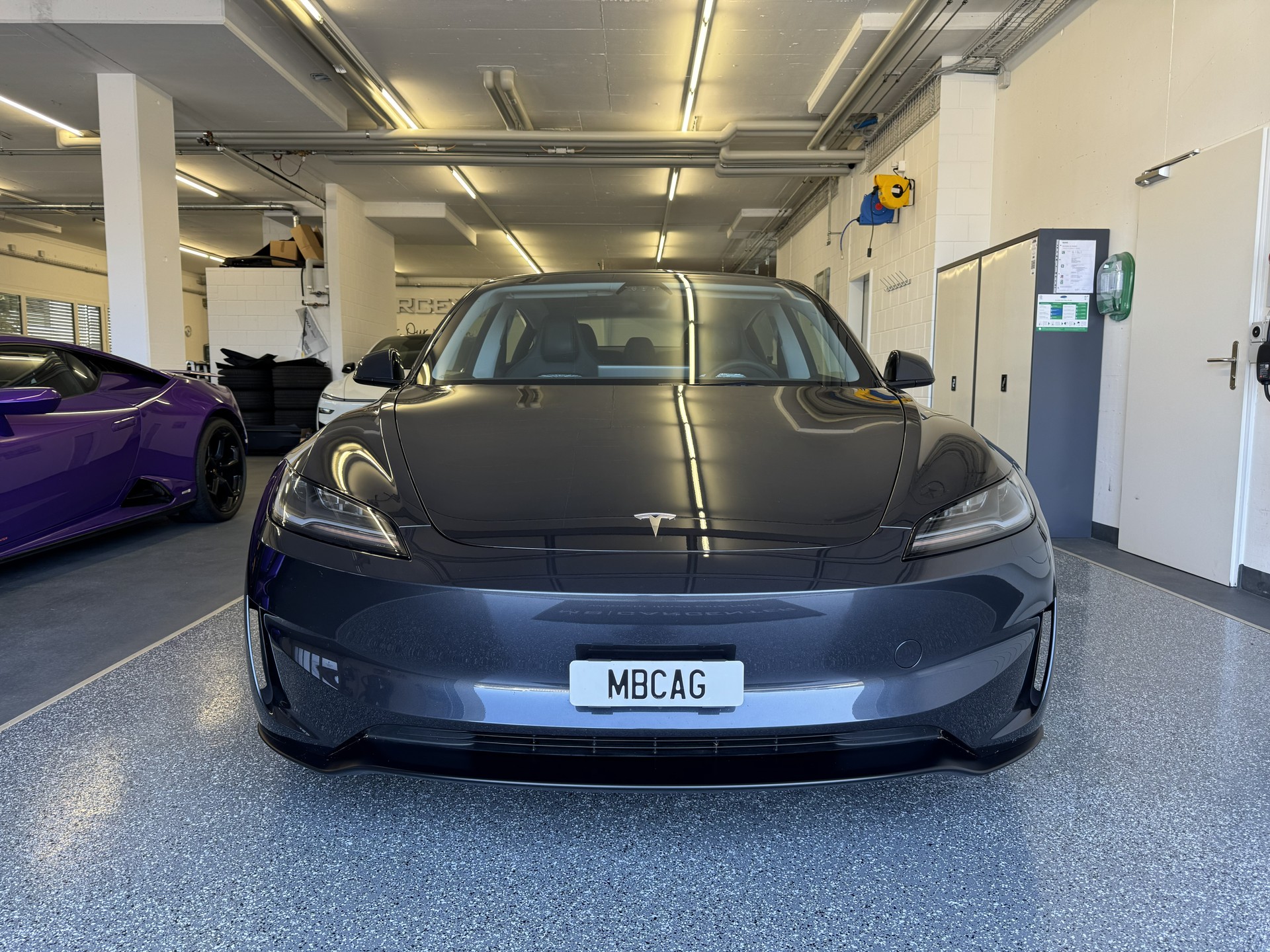 TESLA Model 3 Dual Motor Performance AWD-image-1