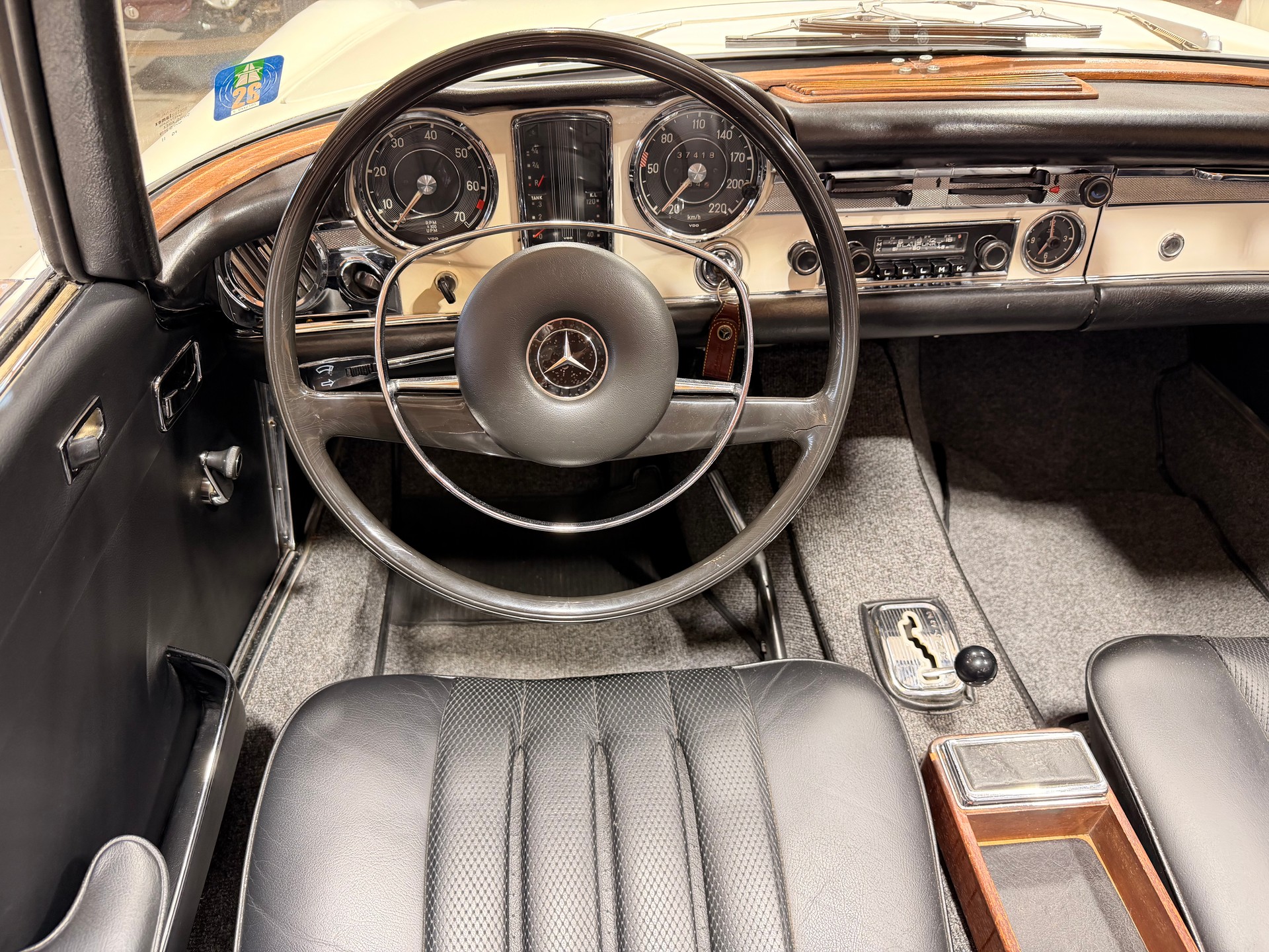 MERCEDES-BENZ 280 SL Pagode VETERAN-image-11