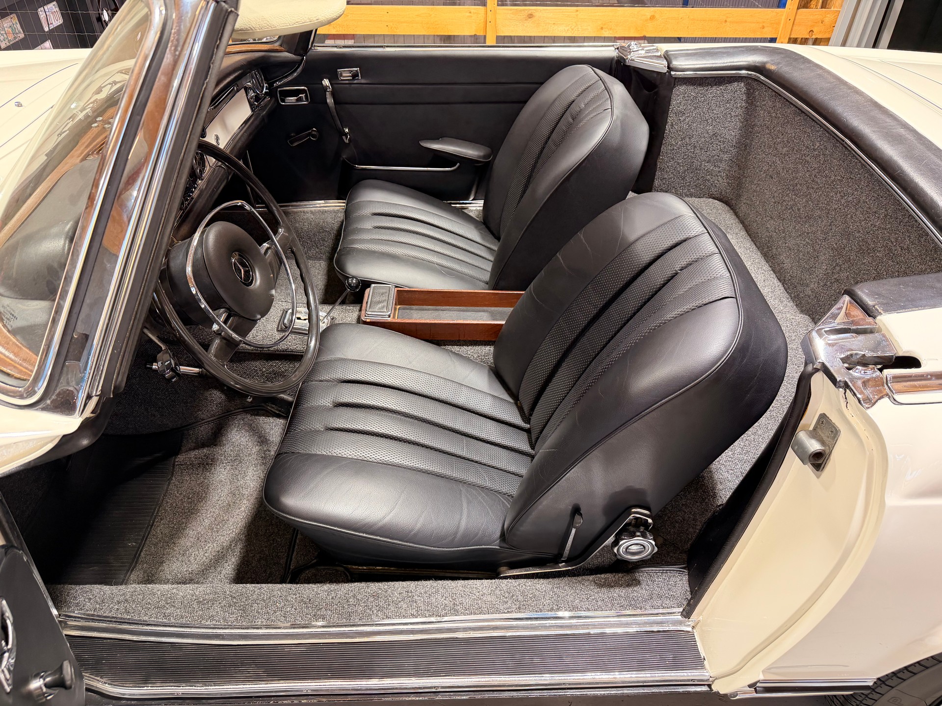 MERCEDES-BENZ 280 SL Pagode VETERAN-image-9