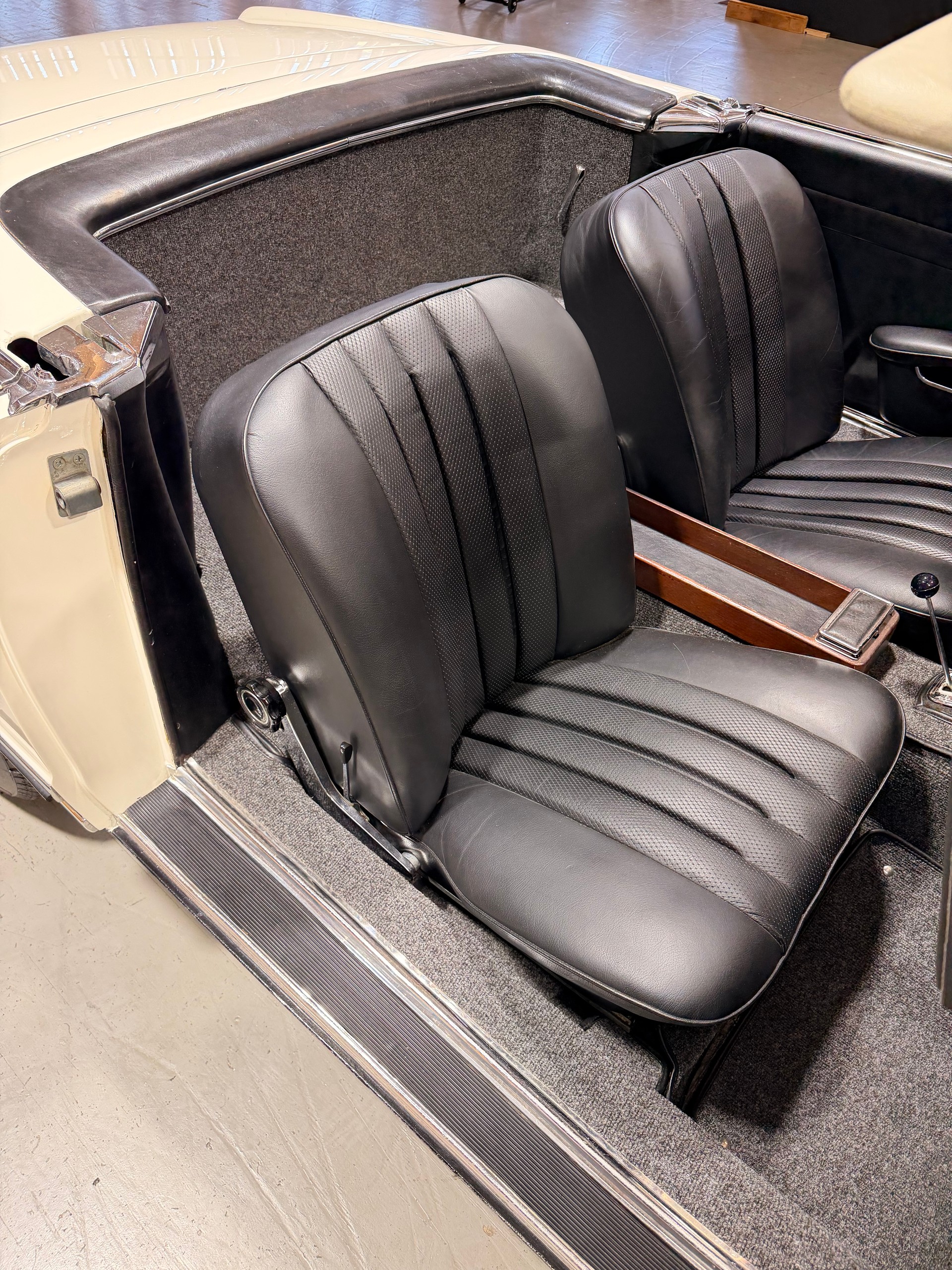 MERCEDES-BENZ 280 SL Pagode VETERAN-image-15