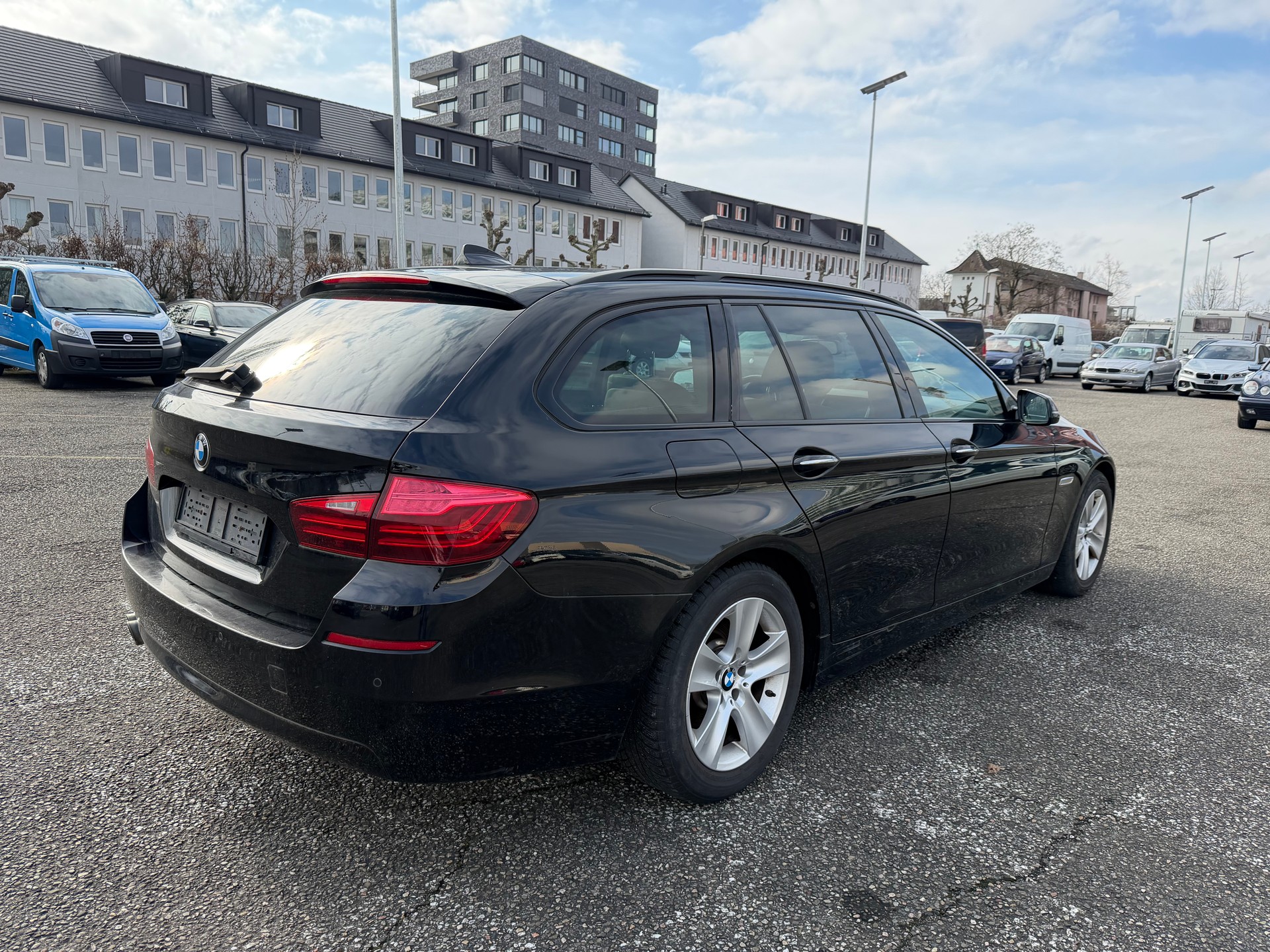 BMW 520d Touring Luxury Line Steptronic-image-4