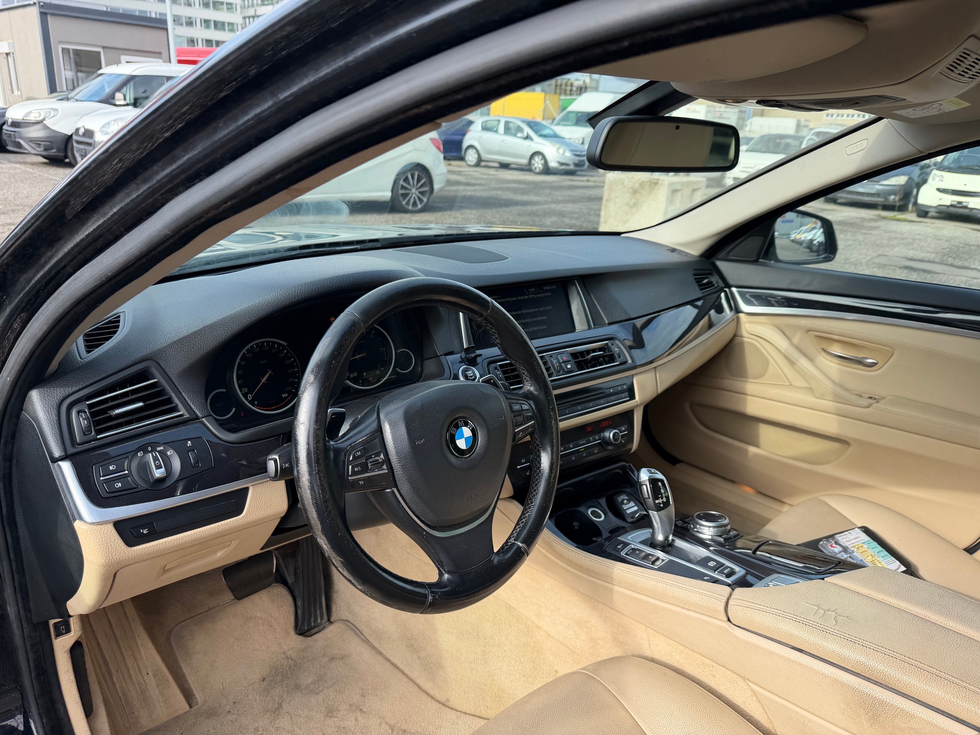 BMW 520d Touring Luxury Line Steptronic-image-10