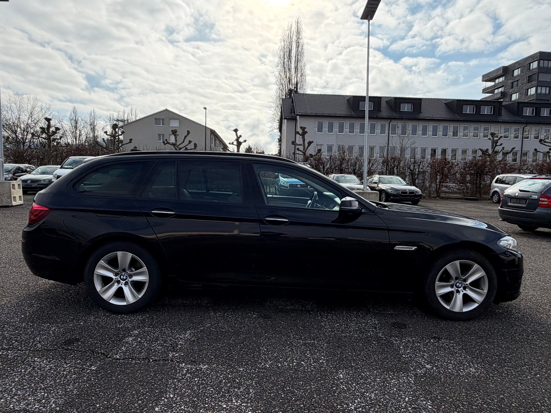 BMW 520d Touring Luxury Line Steptronic-image-5