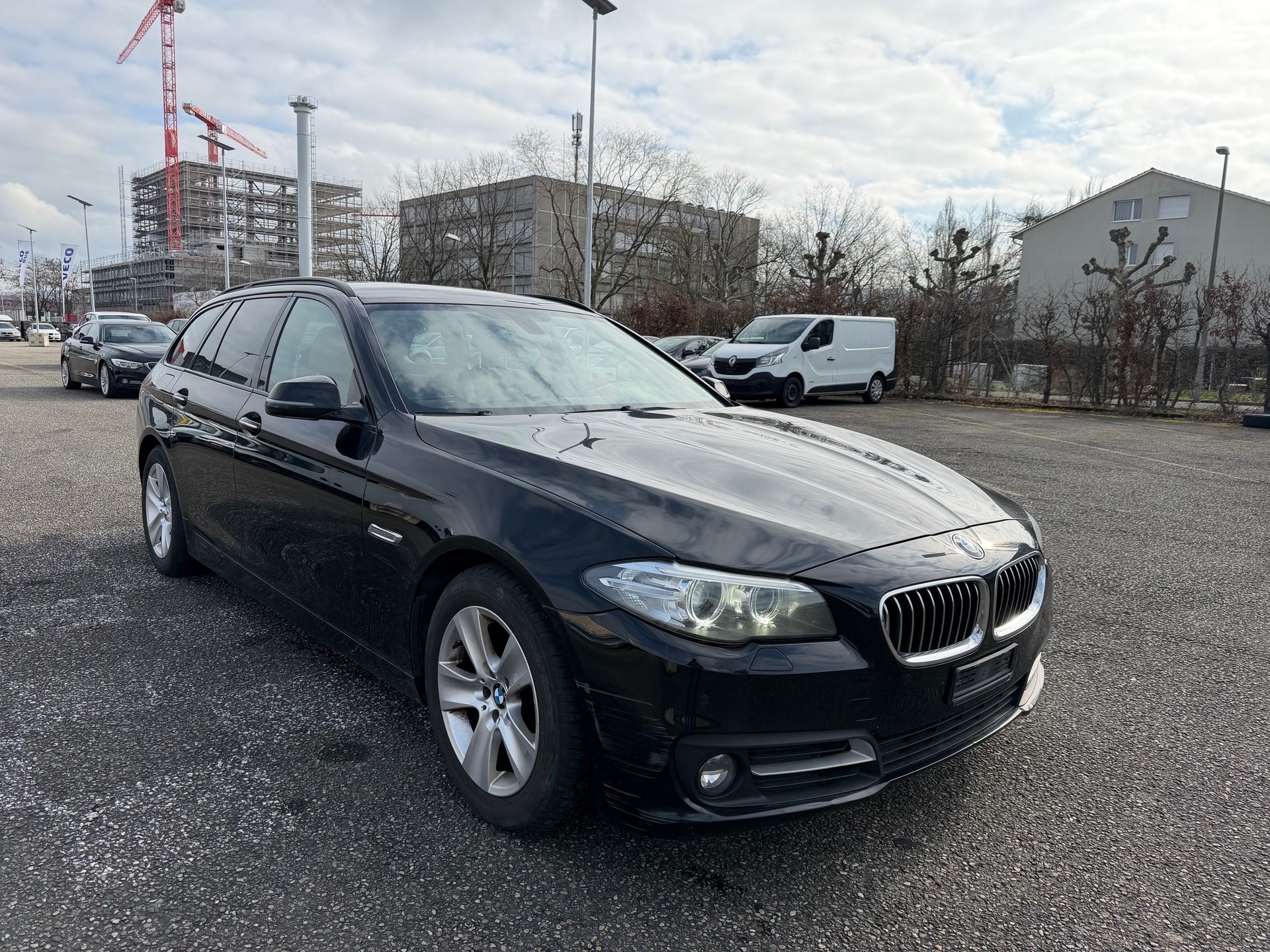 BMW 520d Touring Luxury Line Steptronic-image-6