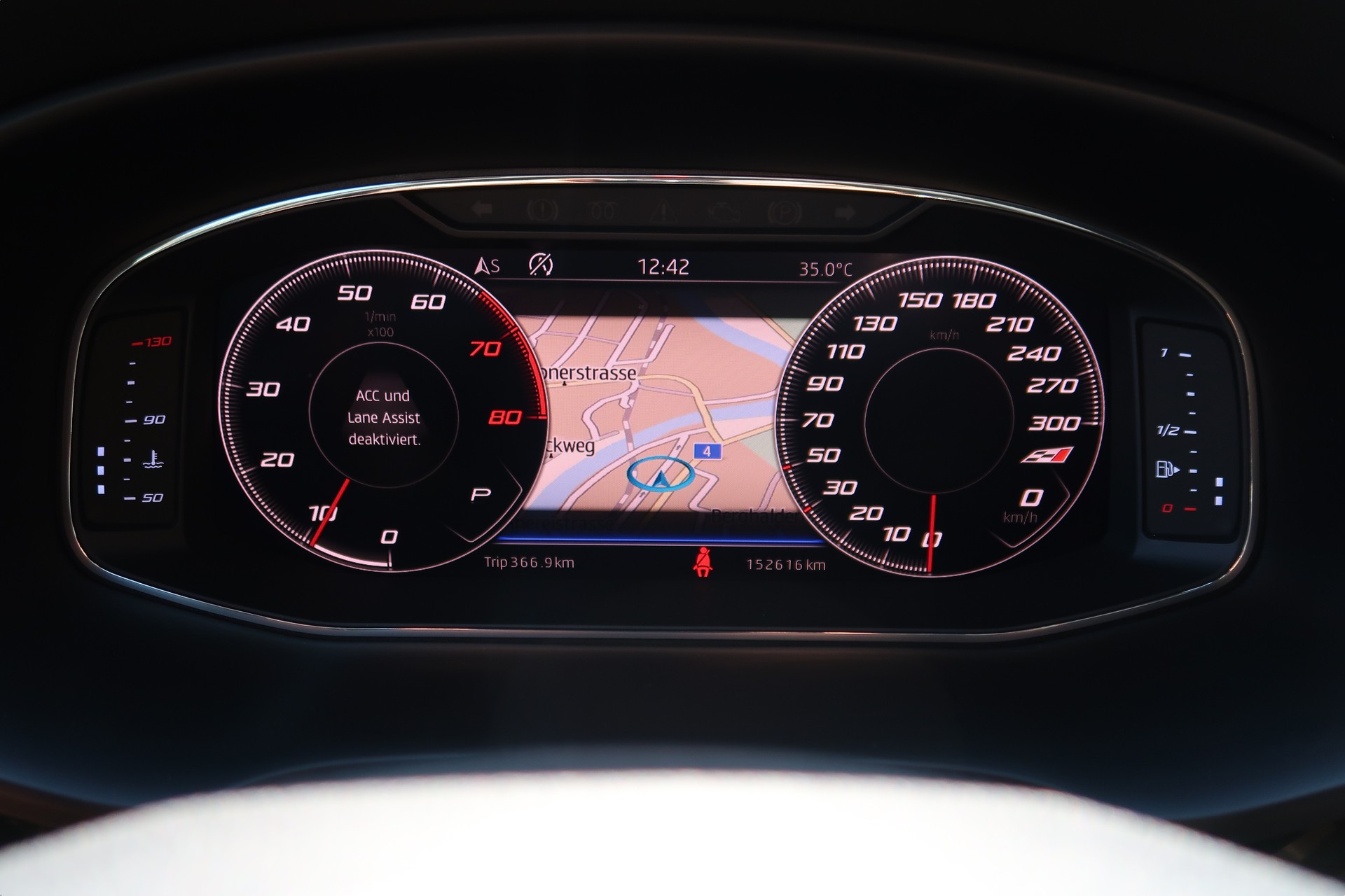 SEAT Leon ST 2.0 TSI Cupra 300 4 Drive DSG-image-8