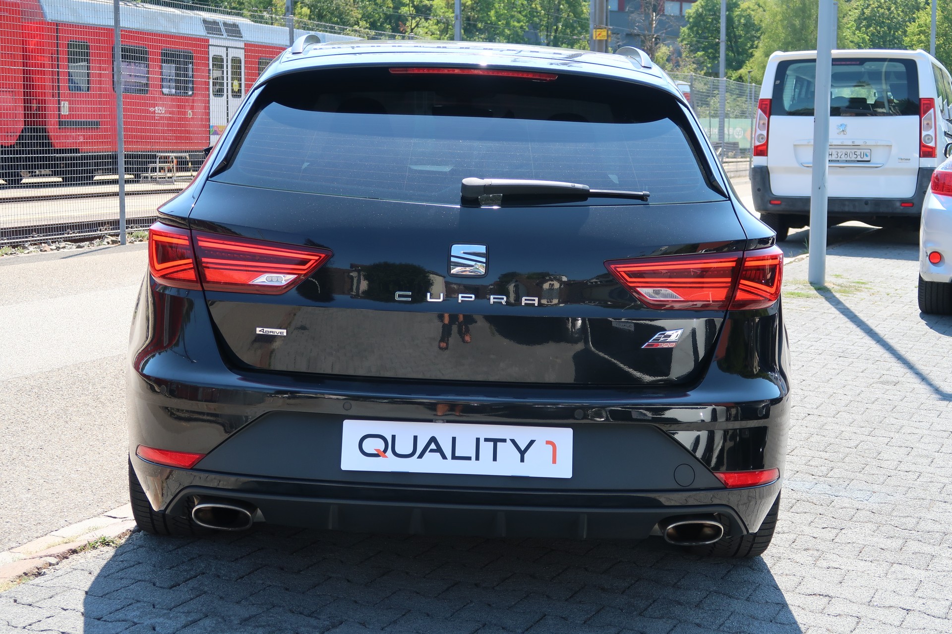 SEAT Leon ST 2.0 TSI Cupra 300 4 Drive DSG-image-5