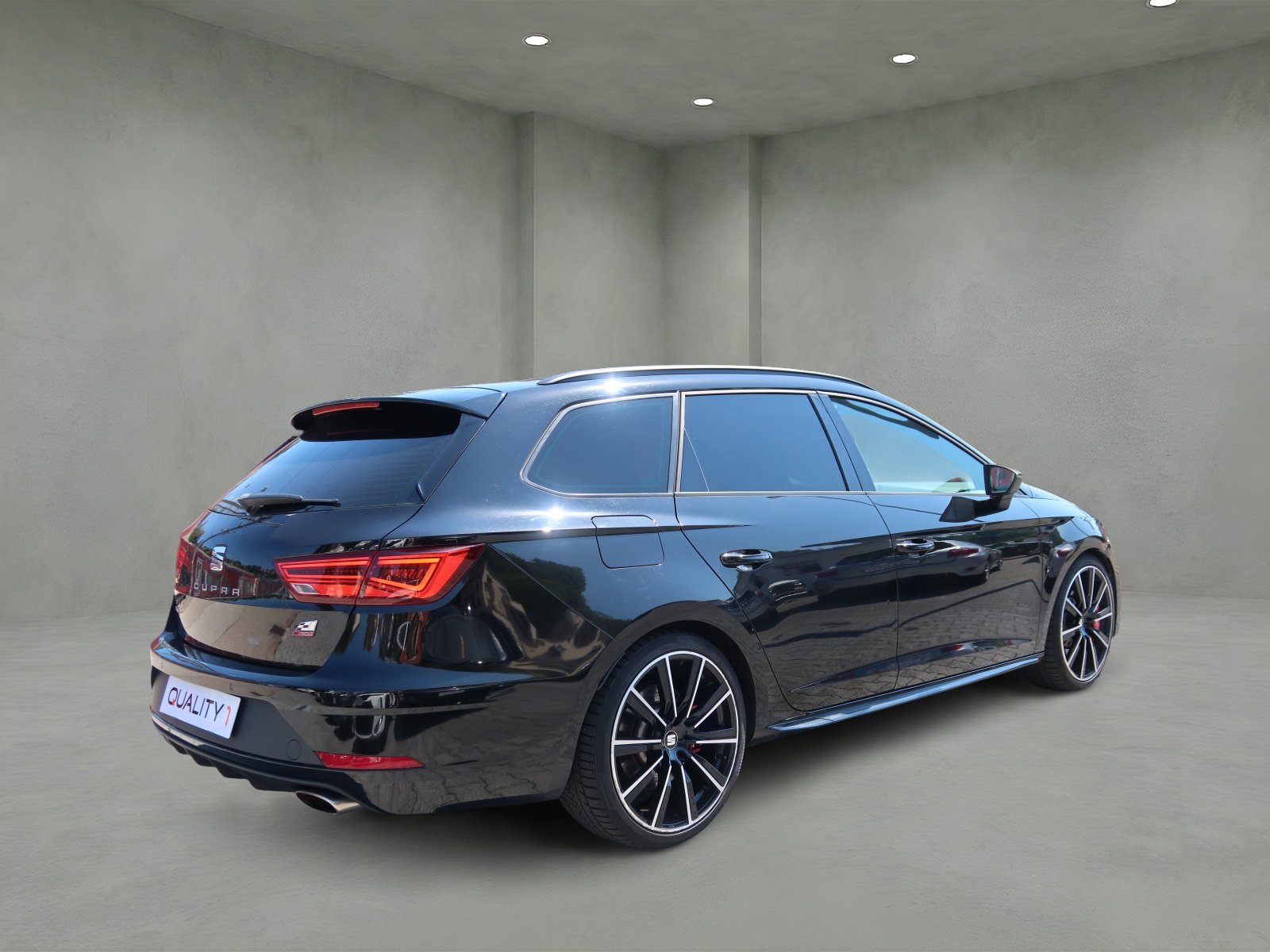 SEAT Leon ST 2.0 TSI Cupra 300 4 Drive DSG-image-4