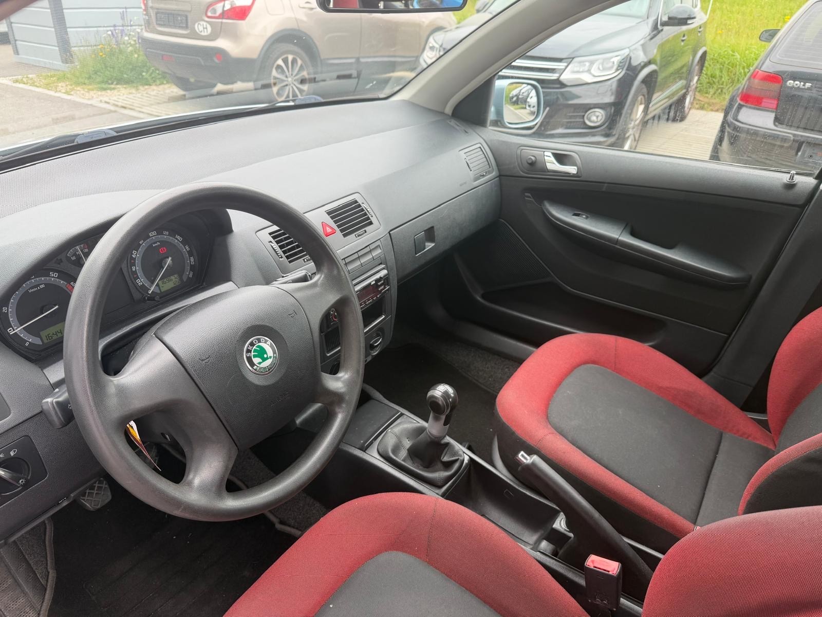 SKODA Fabia 1.2 Spirit-image-10