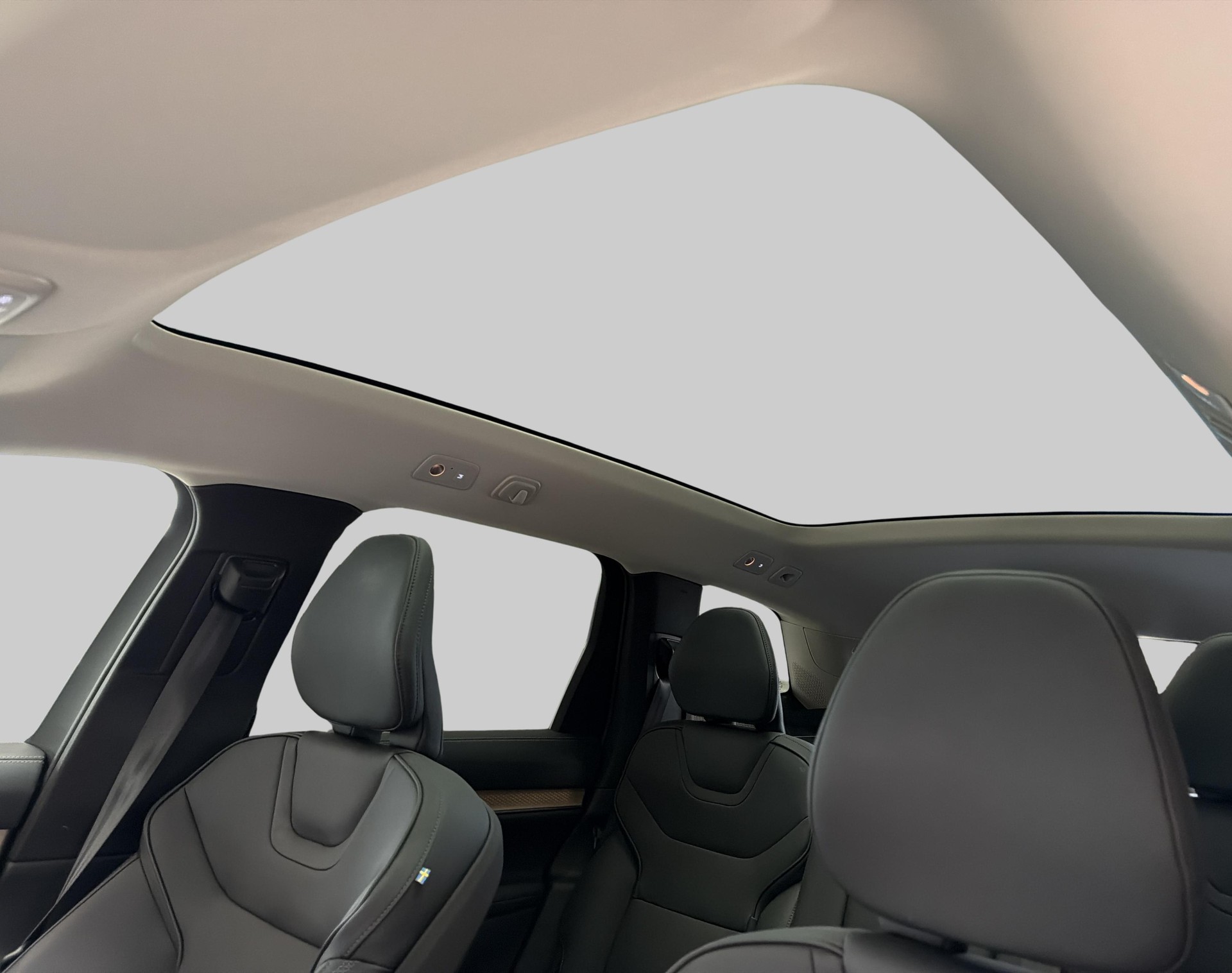 VOLVO EX90 Twin Plus AWD-image-13