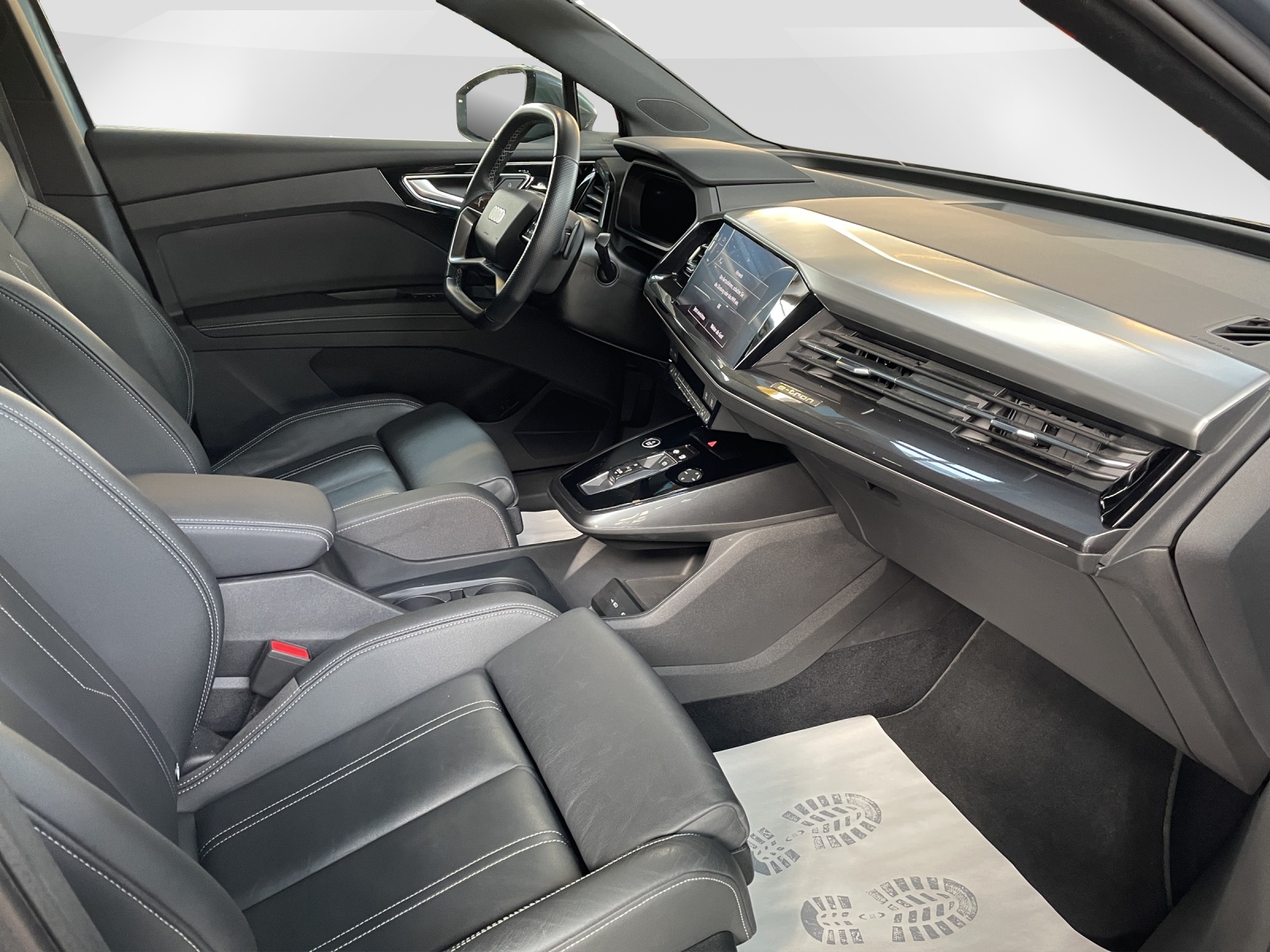AUDI Q4 e-tron S-Line 50 quattro-image-8