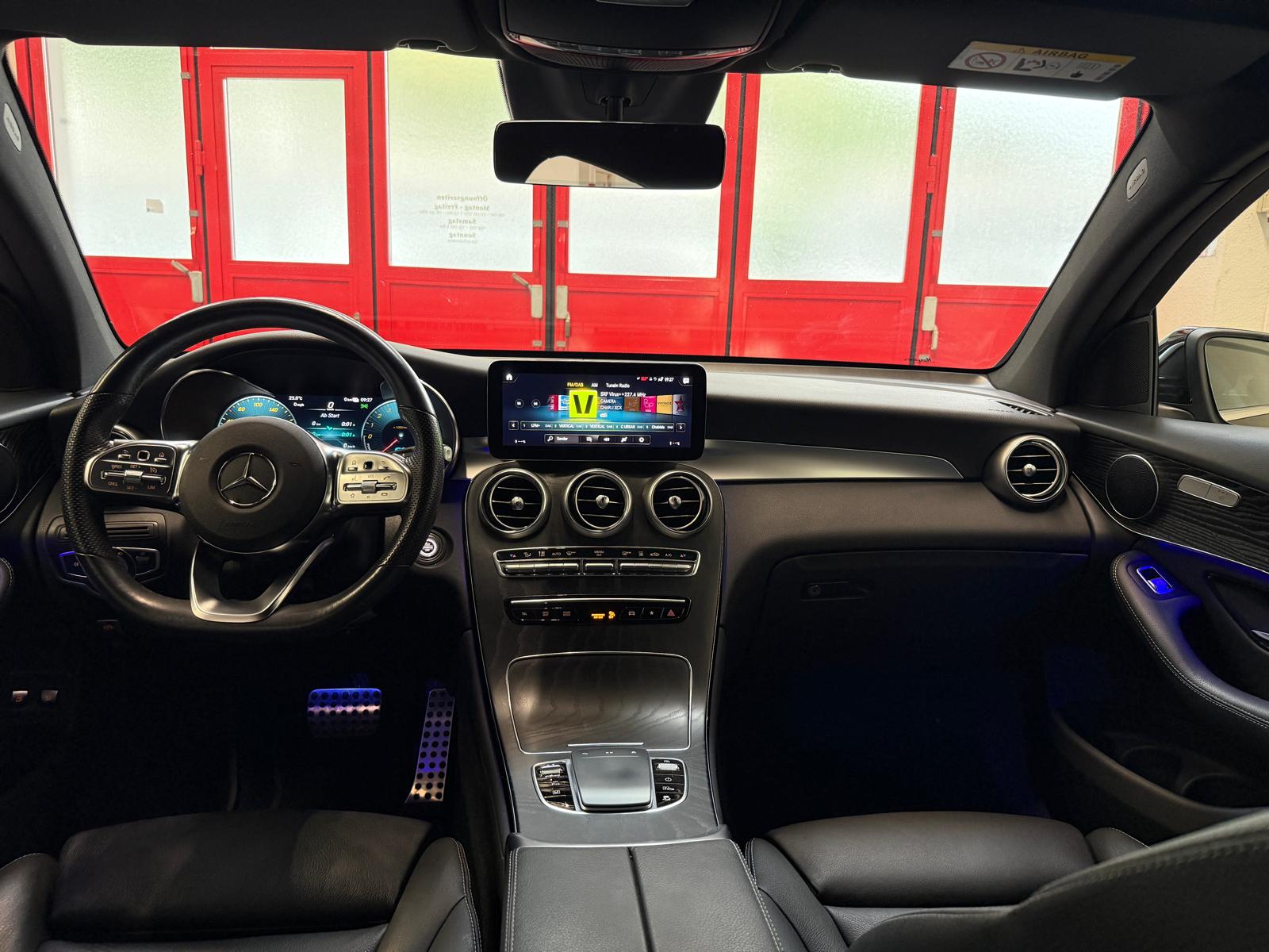 MERCEDES-BENZ GLC Coupé 300 e AMG Line 9G-Tronic-image-13