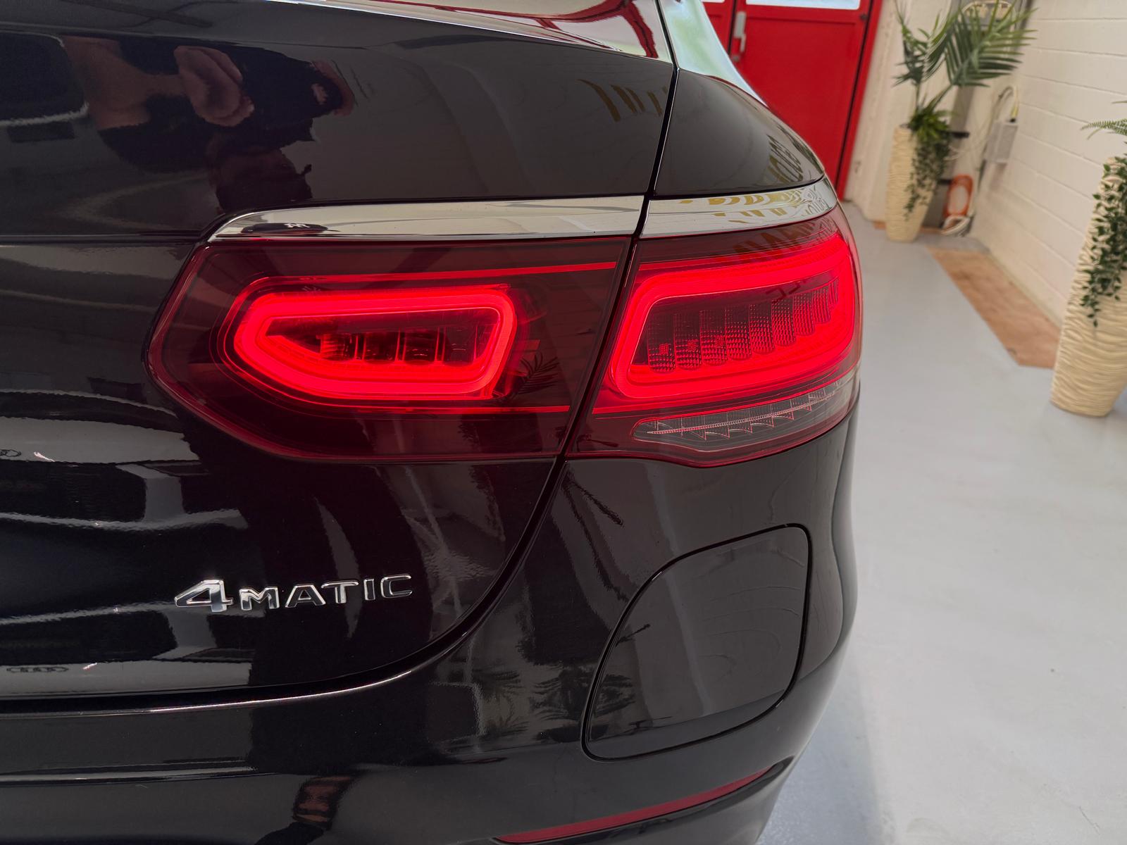 MERCEDES-BENZ GLC Coupé 300 e AMG Line 9G-Tronic-image-18