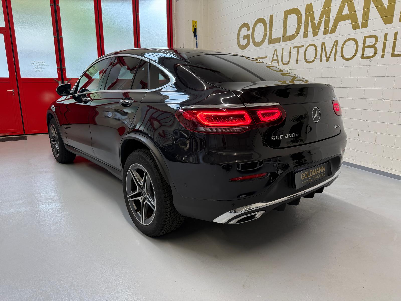 MERCEDES-BENZ GLC Coupé 300 e AMG Line 9G-Tronic-showroom-element-3