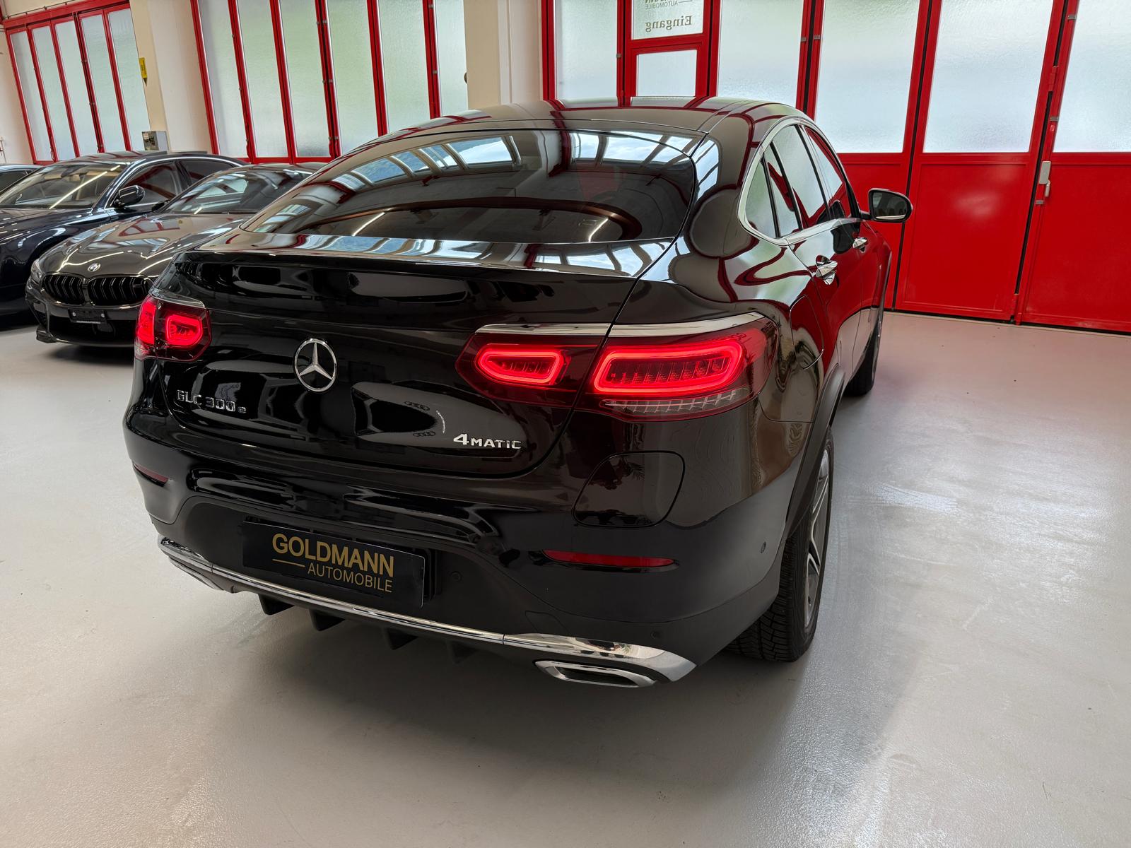 MERCEDES-BENZ GLC Coupé 300 e AMG Line 9G-Tronic-image-5
