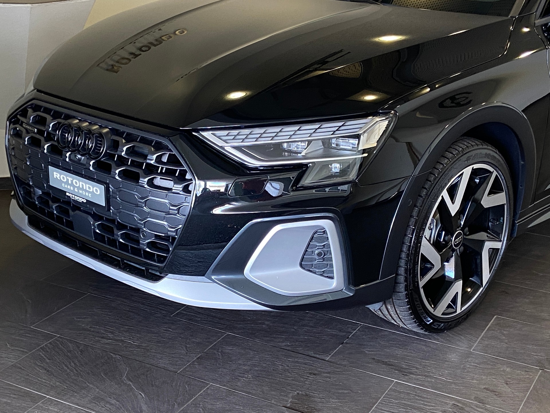 AUDI A3 allstreet TFSI quattro S tronic S-Line-image-2