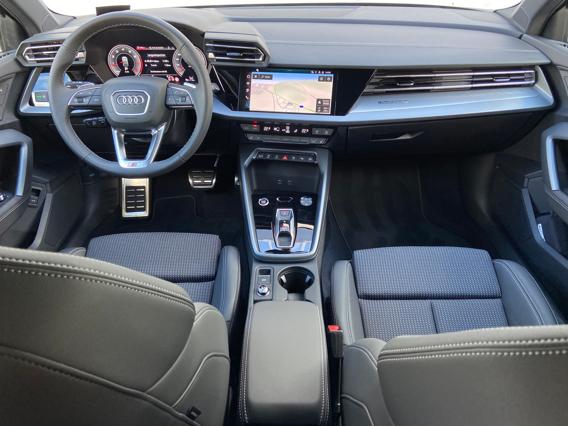 AUDI A3 allstreet TFSI quattro S tronic S-Line-image-4