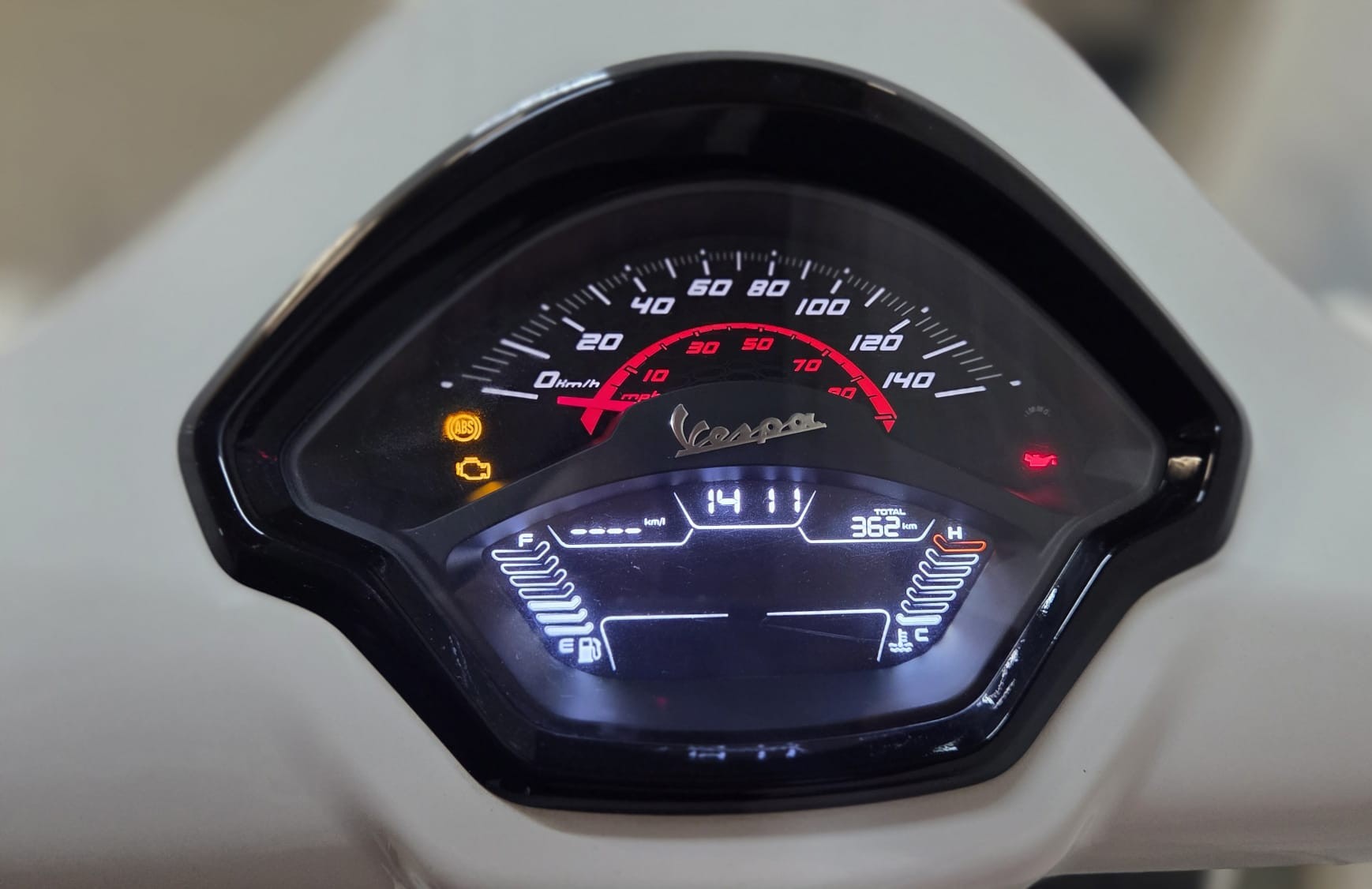 PIAGGIO Vespa GTS 125 Super Sport RST Euro 5+-image-4