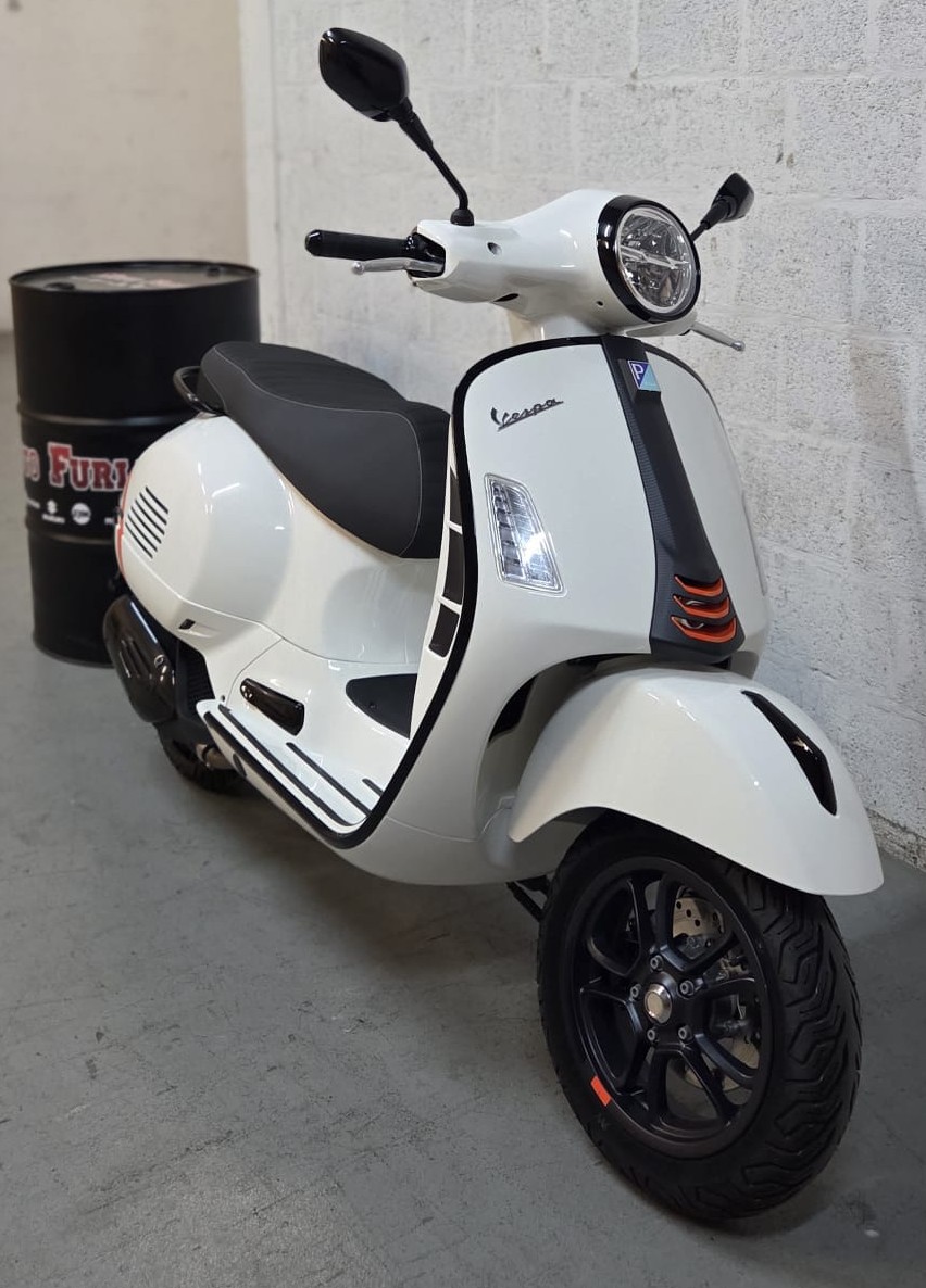 PIAGGIO Vespa GTS 125 Super Sport RST Euro 5+-showroom-element-1