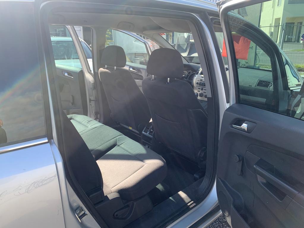 OPEL Zafira 2.2i 16V Sport-image-12