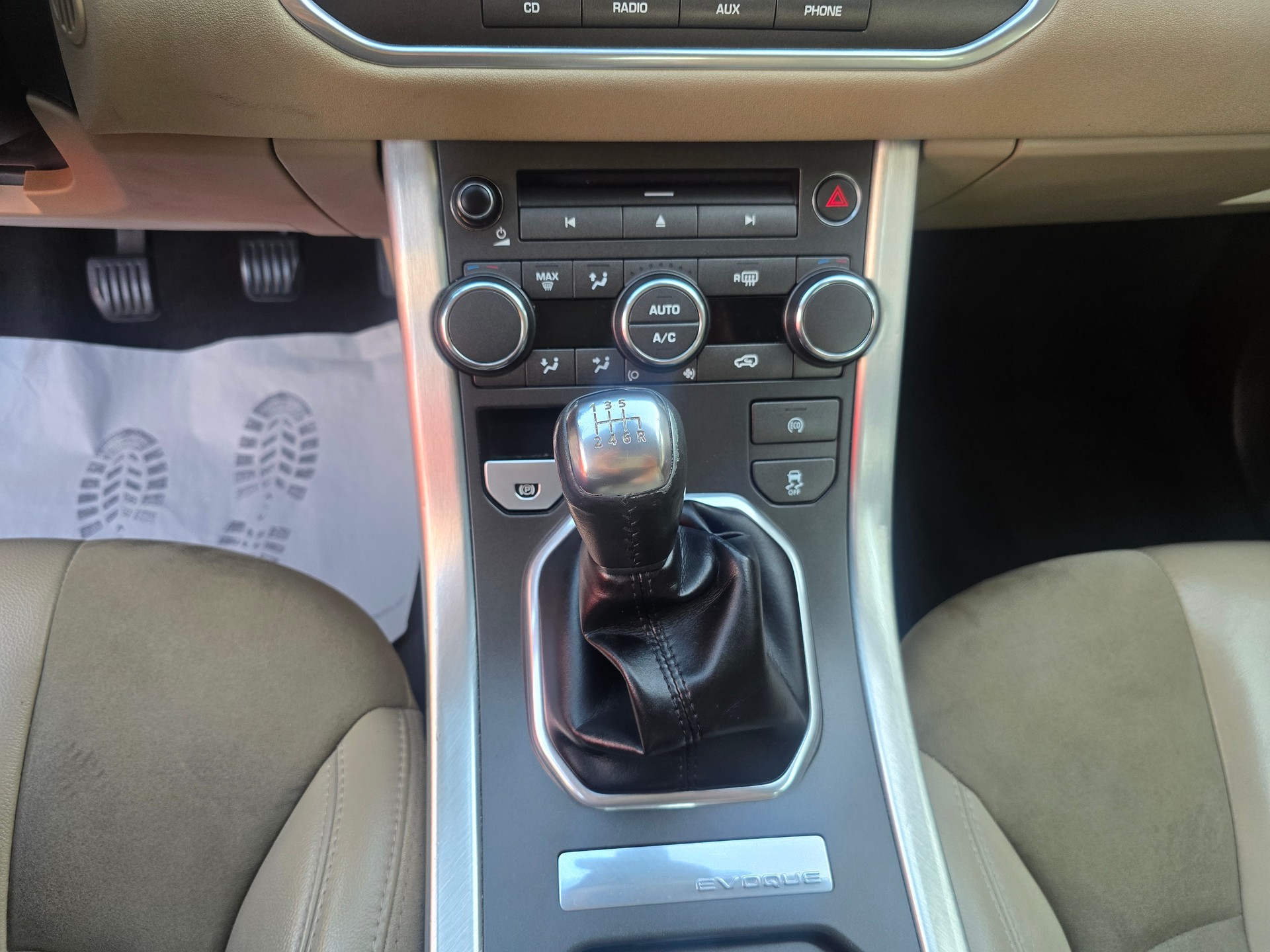 LAND ROVER Range Rover Evoque 2.0 TD4 SE-image-18