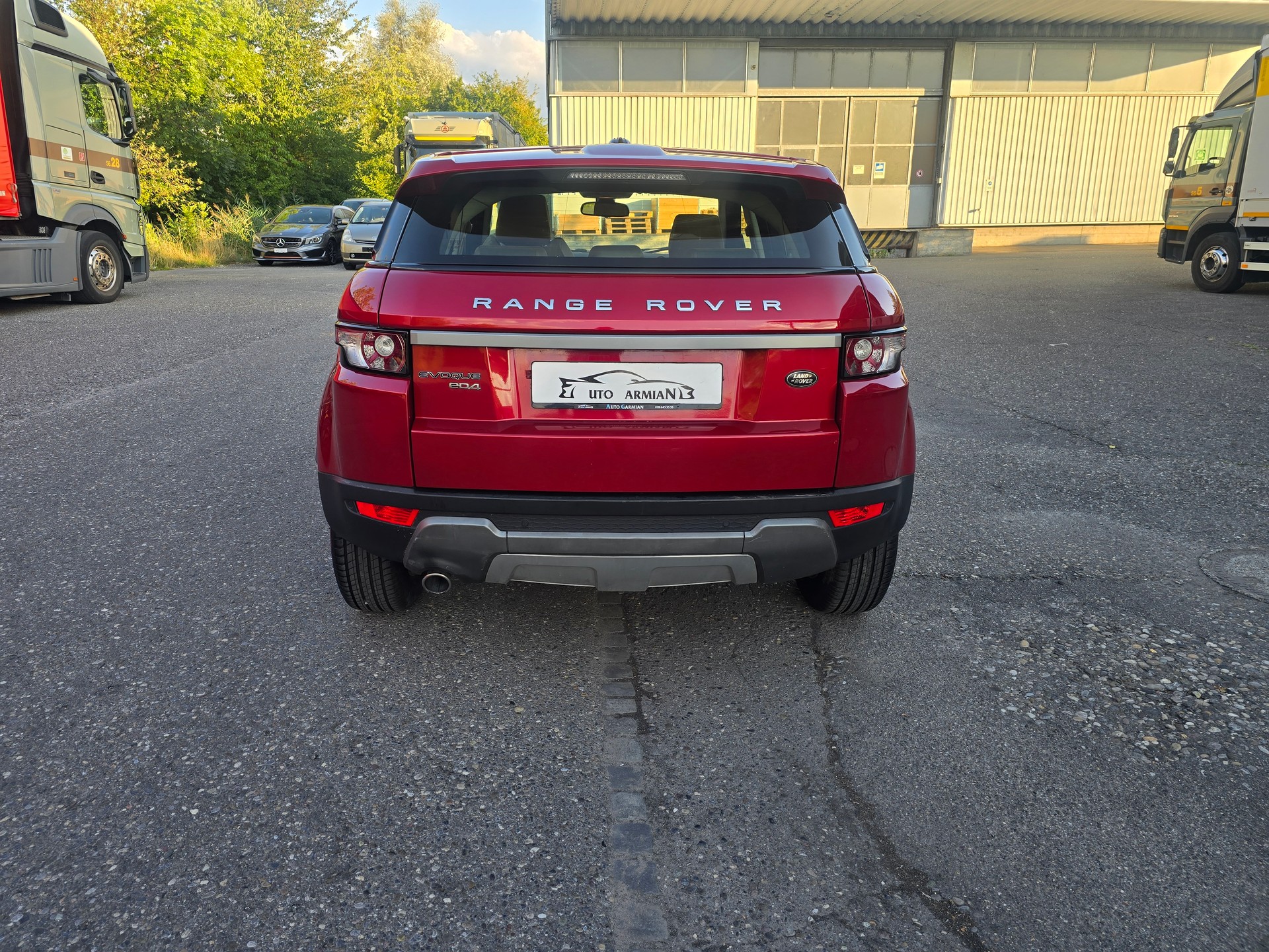 LAND ROVER Range Rover Evoque 2.0 TD4 SE-showroom-element-3
