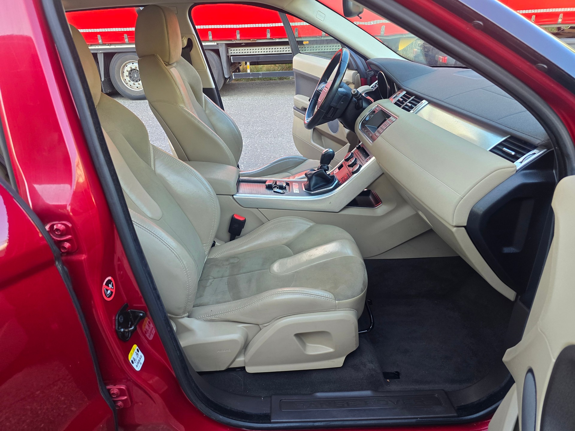 LAND ROVER Range Rover Evoque 2.0 TD4 SE-image-13