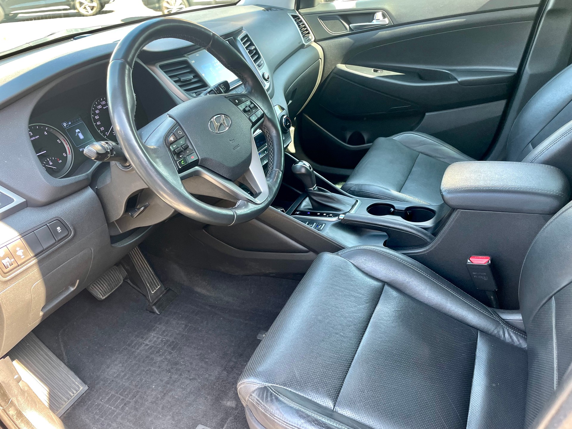HYUNDAI Tucson 2.0 CRDI Vertex 4WD Automatic-image-2