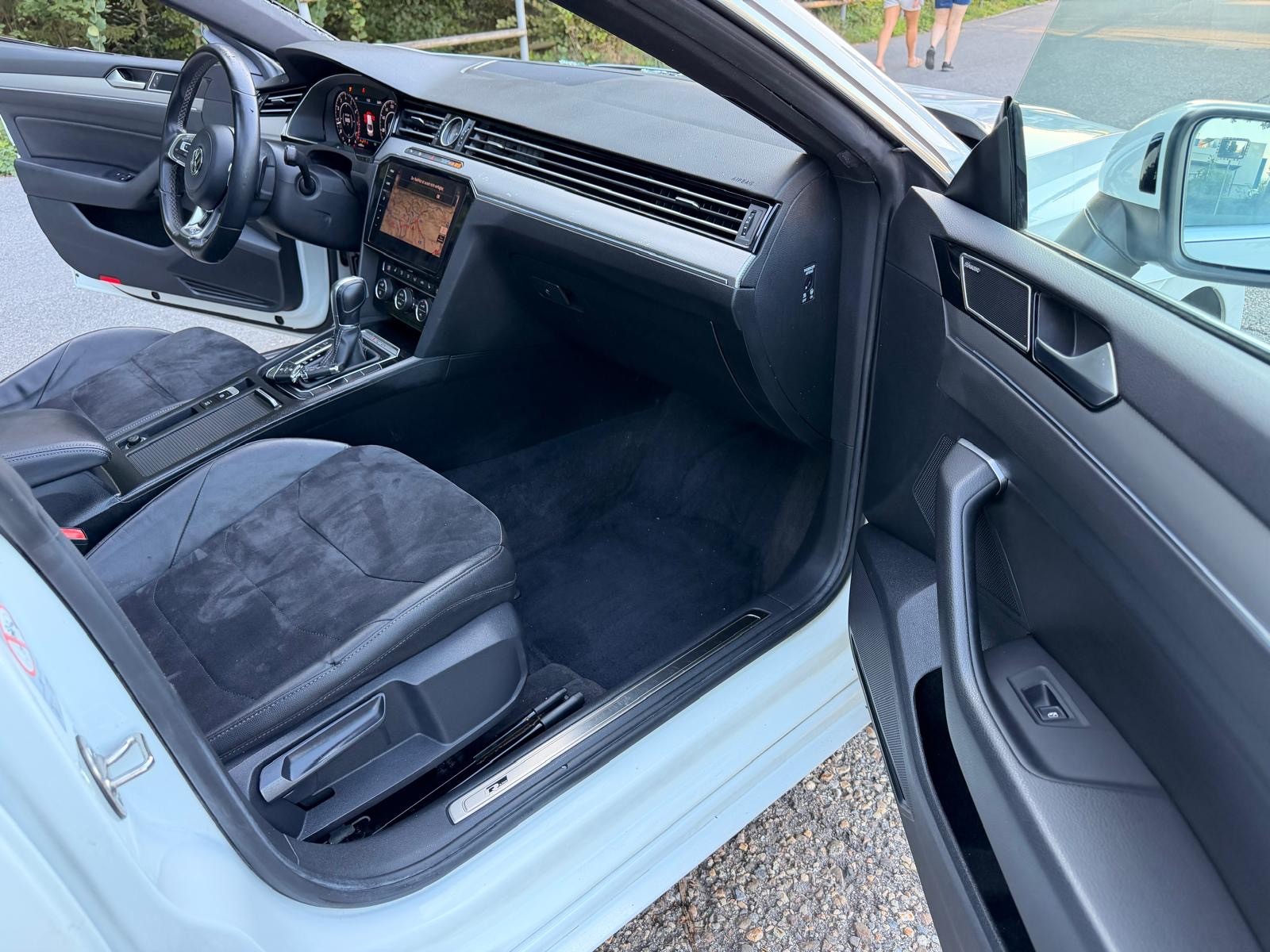 VW Arteon 2.0 TSI BMT R-Line 4Motion DSG-image-12